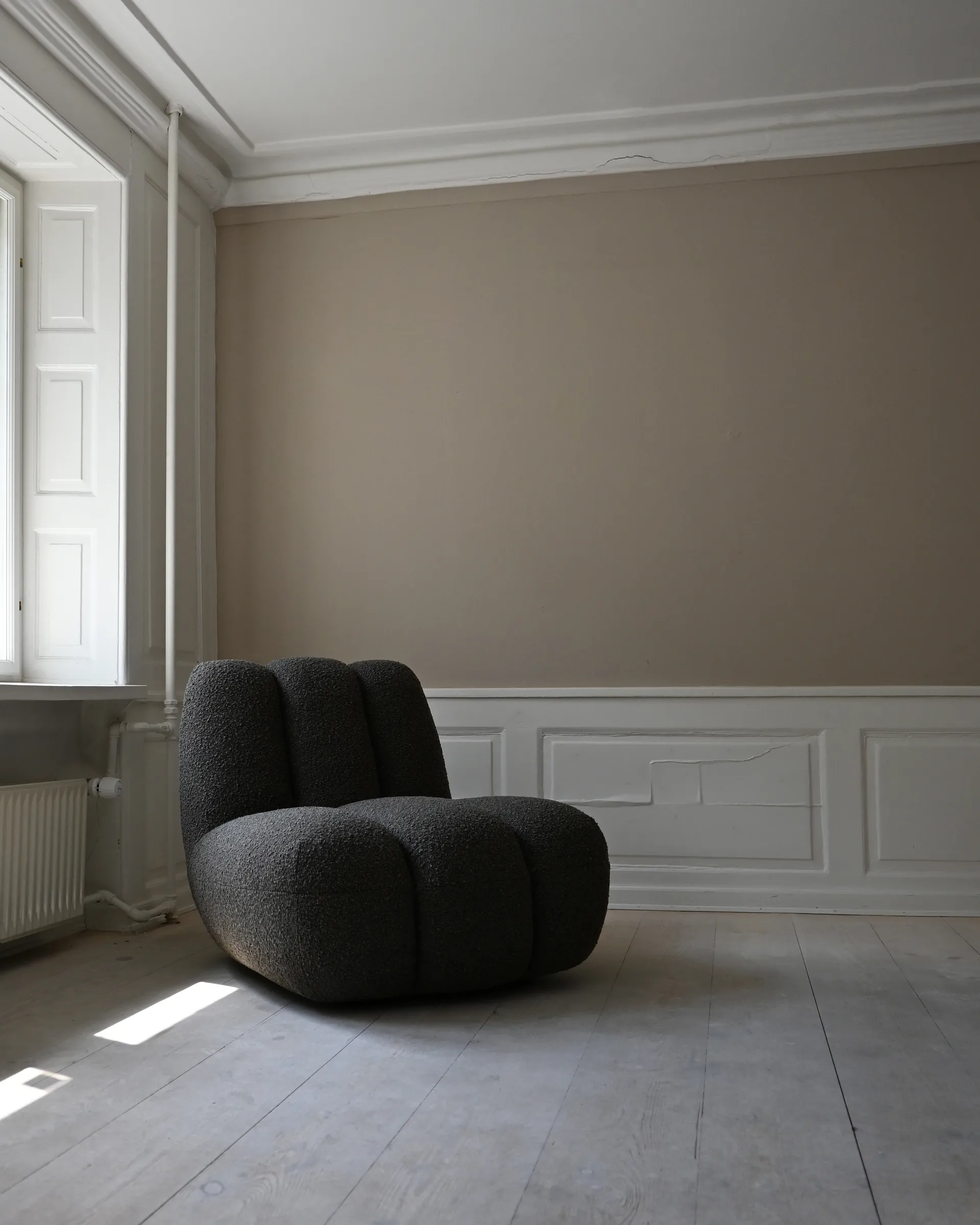 Fauteuil lounge Toe bouclé, Deep taupe 101 Copenhagen