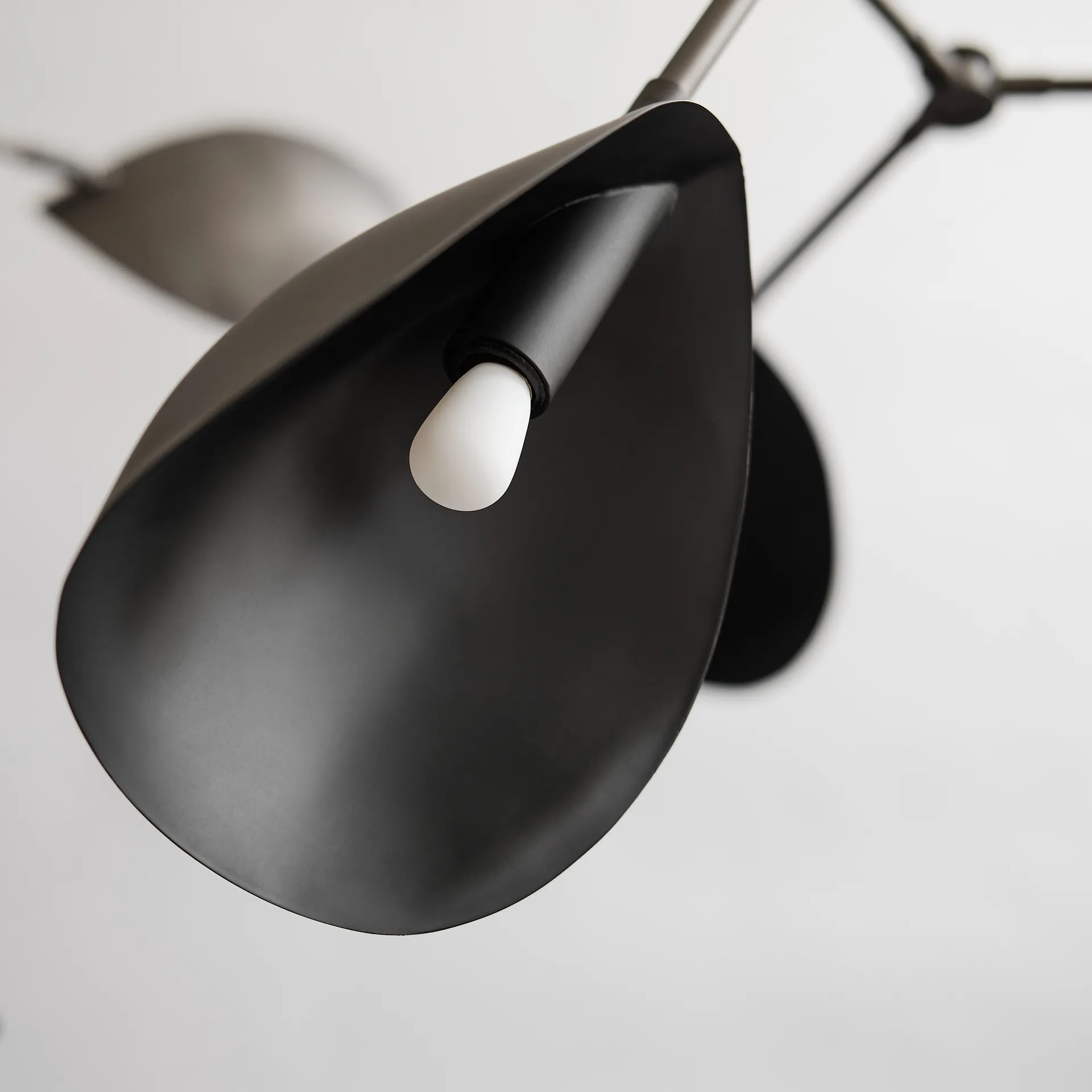 Lustre Stingray Chandelier, Bronze 101 Copenhagen