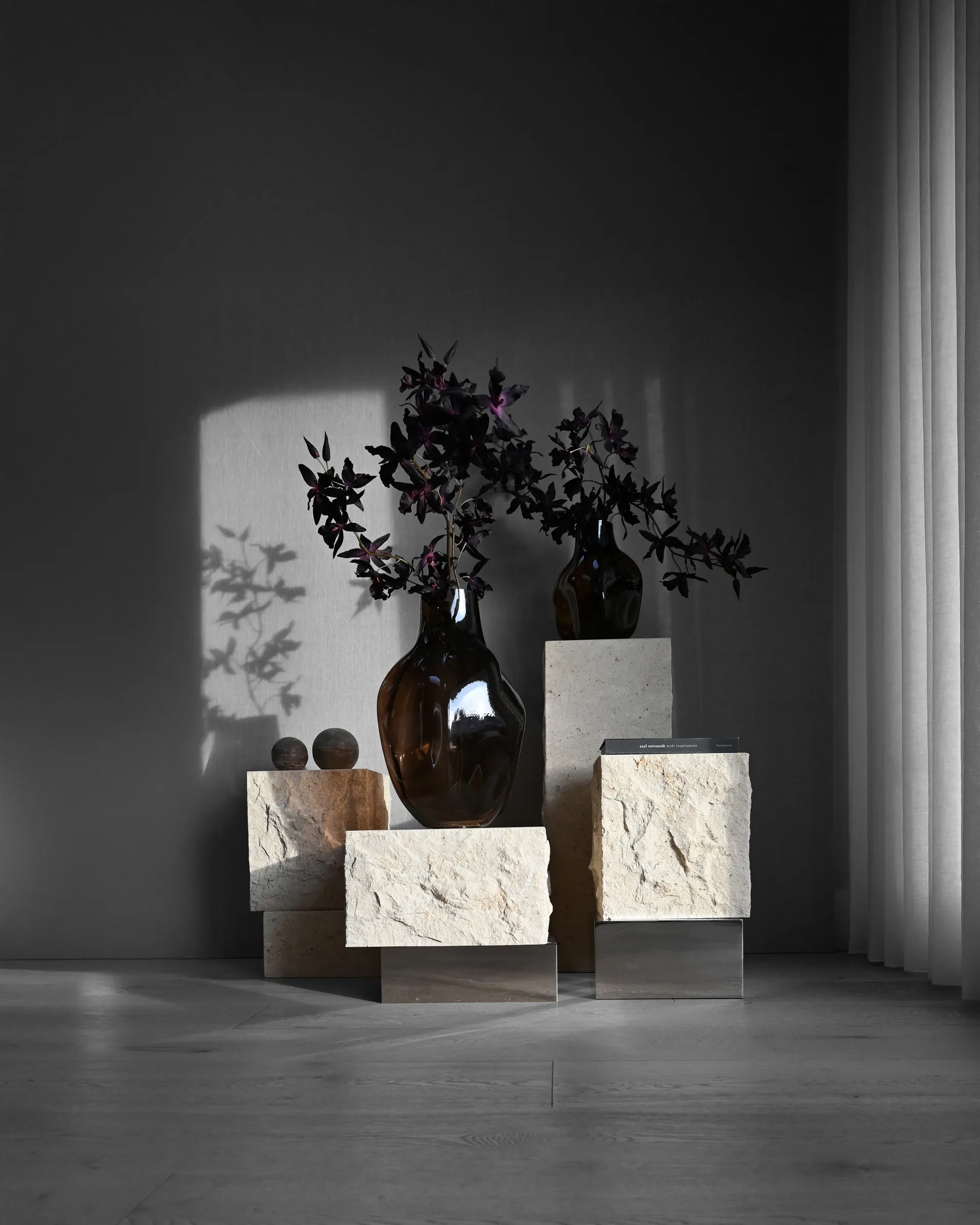 Table d'appoint Temple tall 50x33 cm, Chrome-limestone 101 Copenhagen