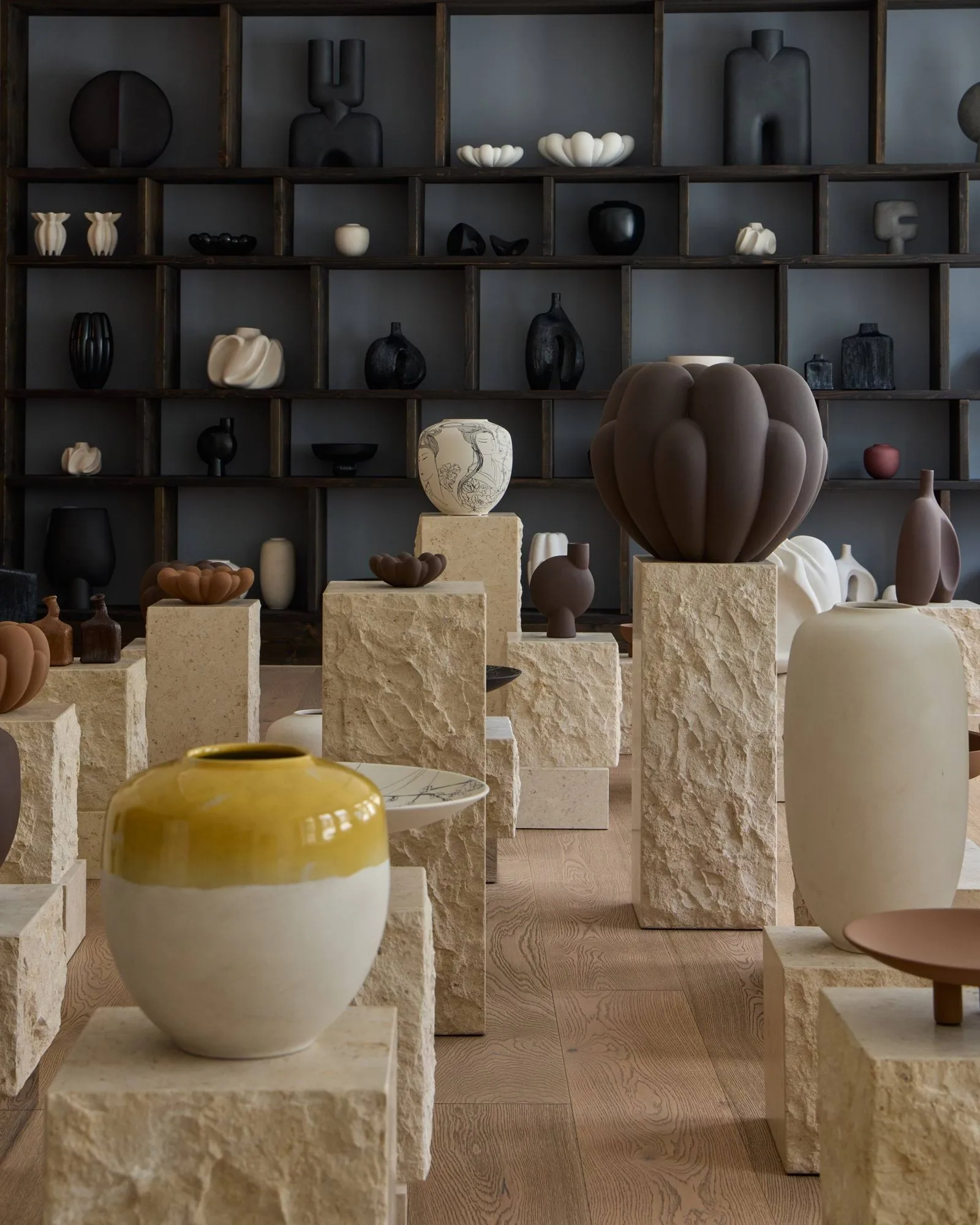 Vase Bloom Big, Chocolate brown 101 Copenhagen