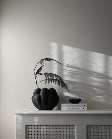 Vase Bloom petit 22,5x24 cm - Black - 101 Copenhagen