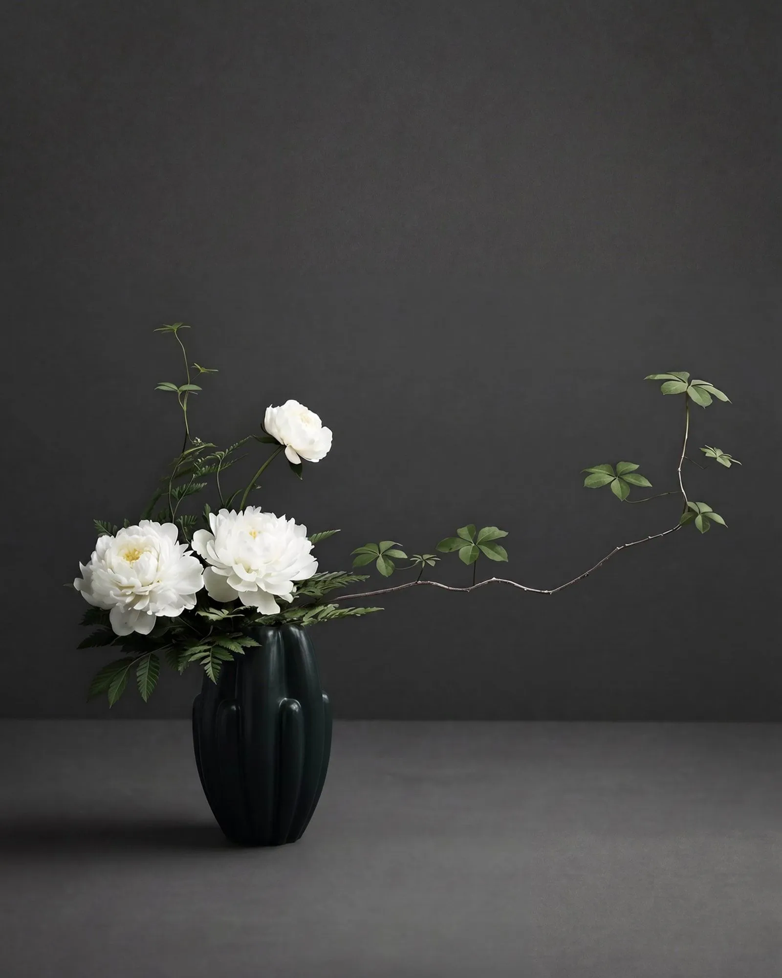 Vase Bloom slim mini 34x19,5 cm, Dark green 101 Copenhagen