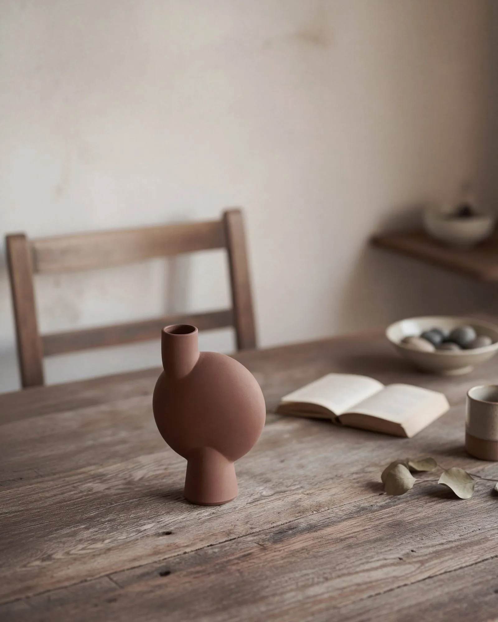 Vase Sphere Bubl Medio, Almond 101 Copenhagen