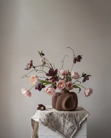 Vase Wabi Medio 28 cm - Amande - 101 Copenhagen