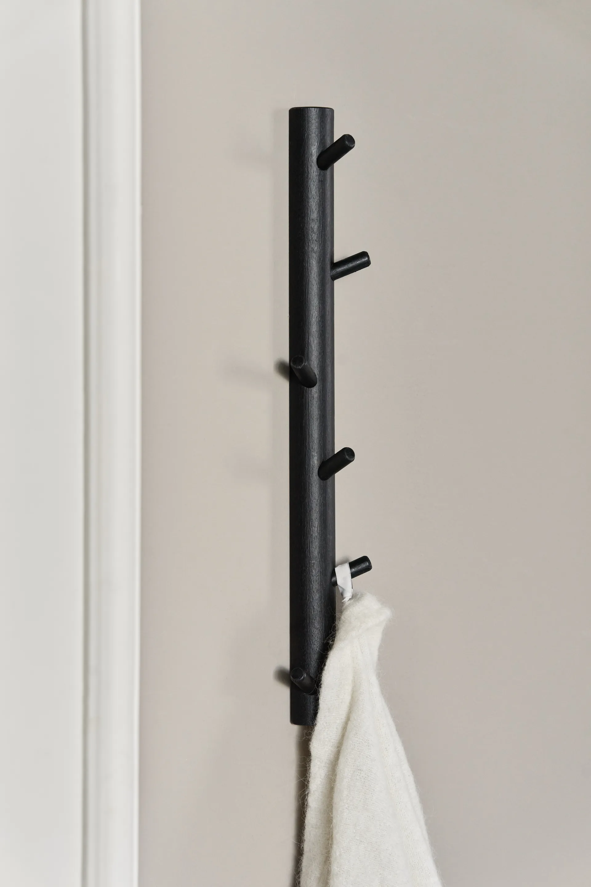 Barre à crochets verticale Allsarp, 6 crochets, Bouleau peint en noir 1898