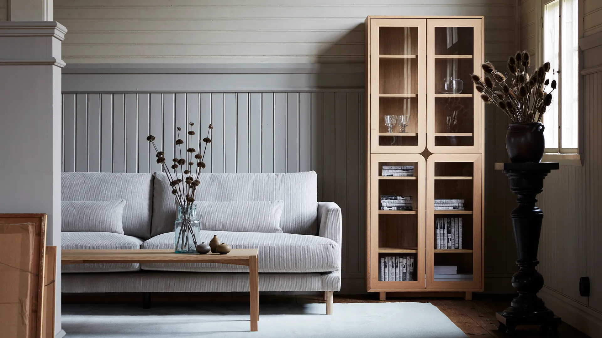 Canapé Bredhult, 3 places tissu Bern 0341 beige, pieds en chêne huilé blanc  1898