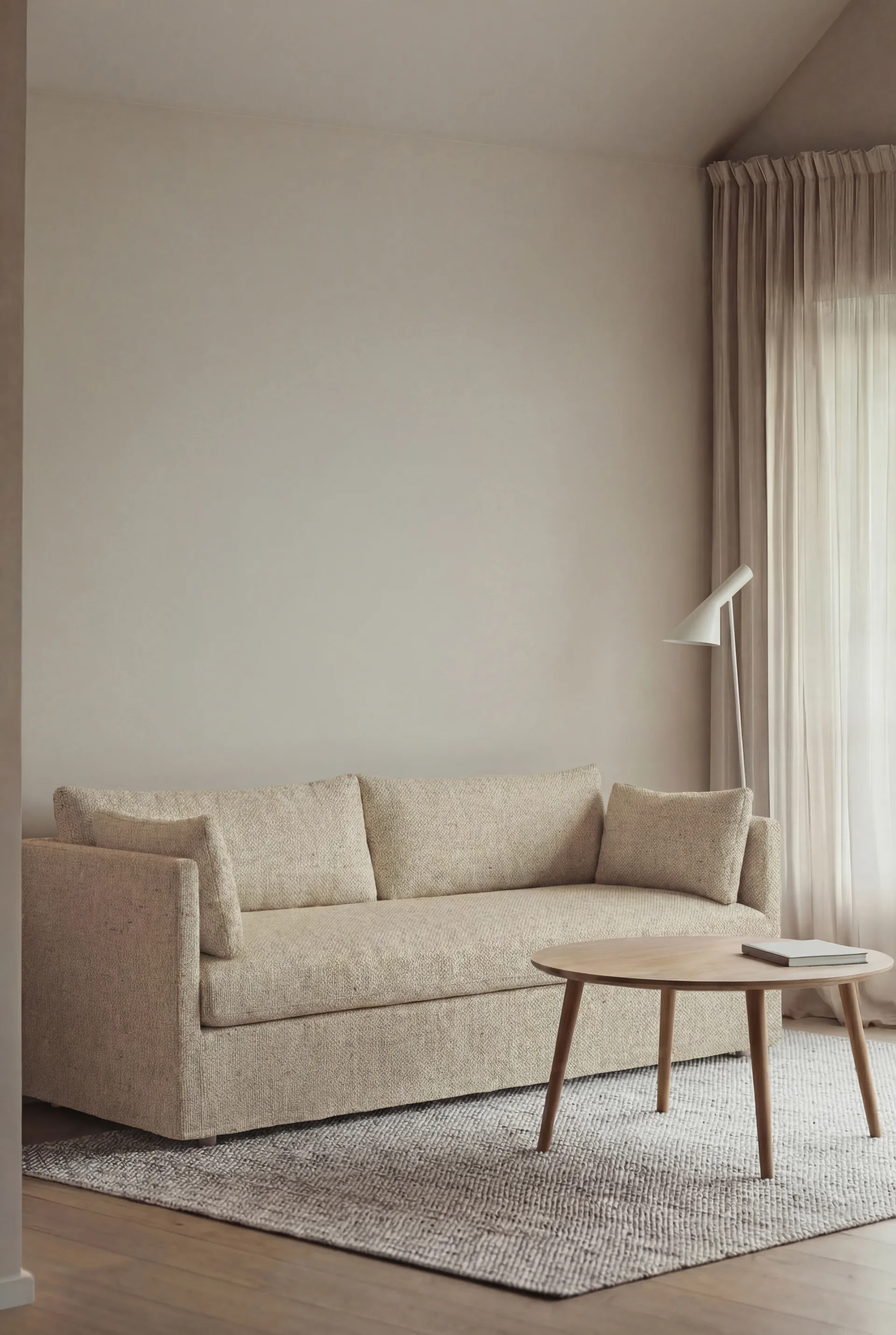 Canapé Linnevik, Bern Beige 0341-chêne blanchi à l’huile, 3 places, avec jupe 1898