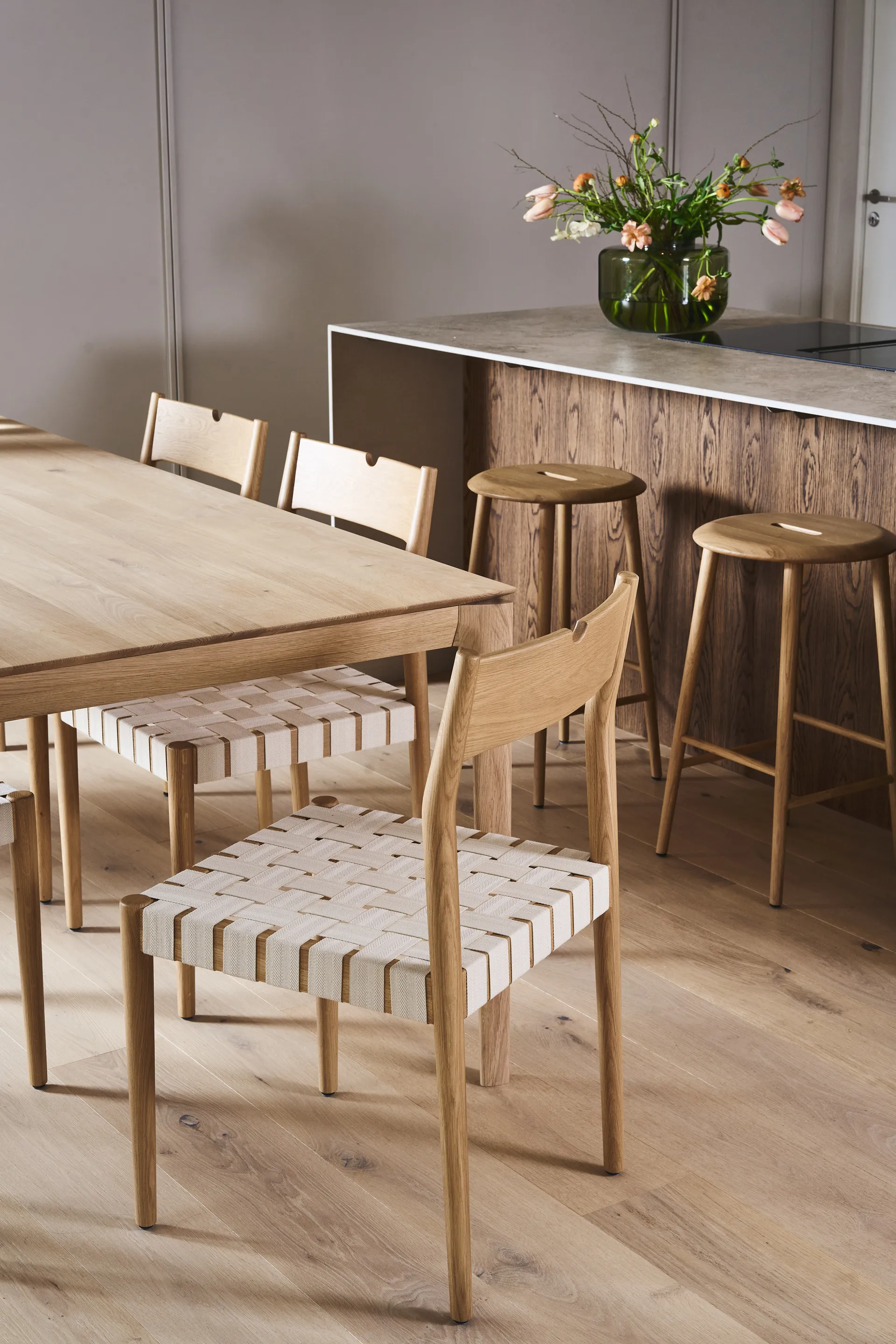 Chaise de salle à manger Ekeryd, Webbing-laquered oak 1898