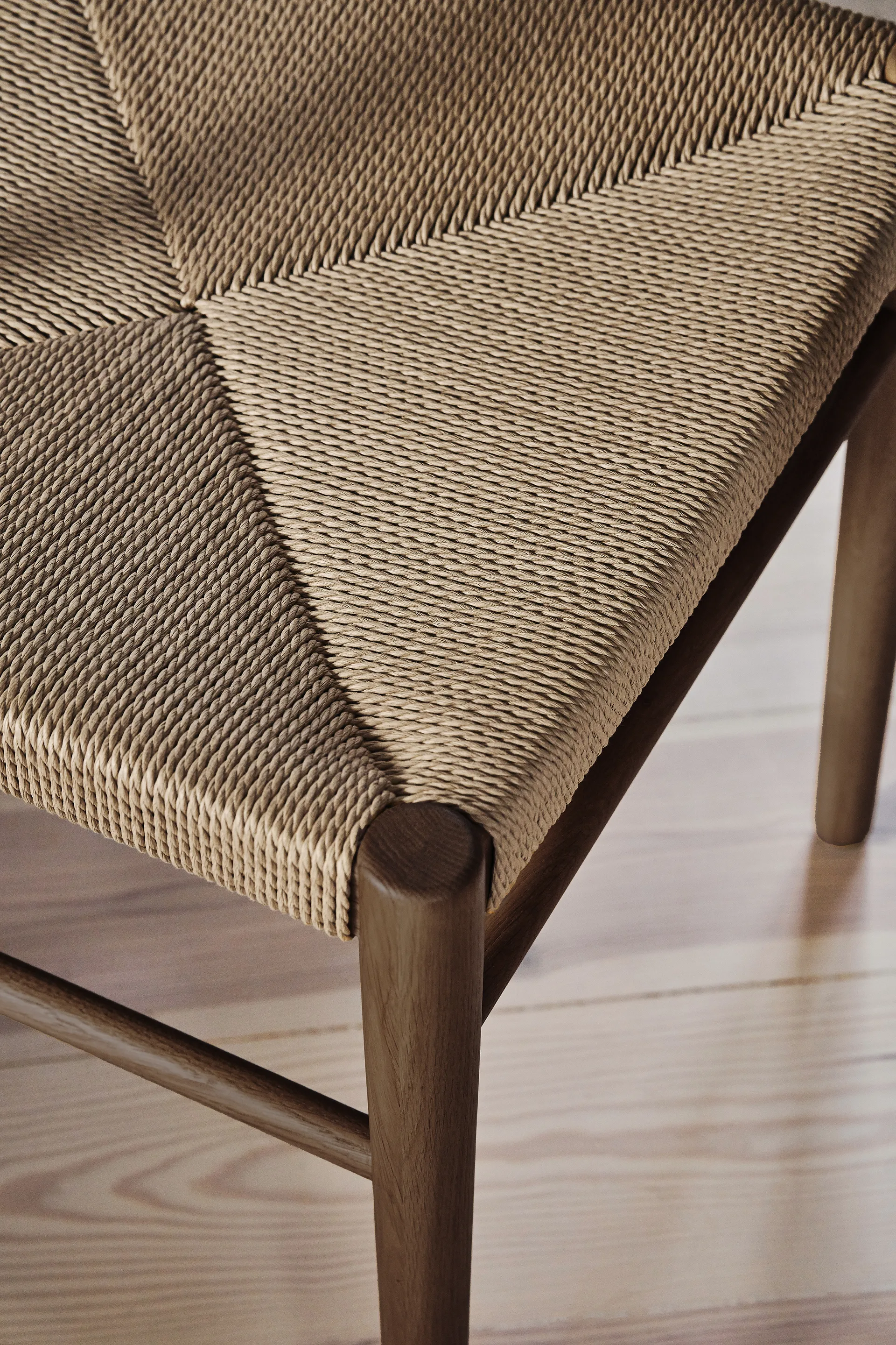 Chaise de salle à manger Fridhem, Chêne laqué fumé – tressé naturel 1898