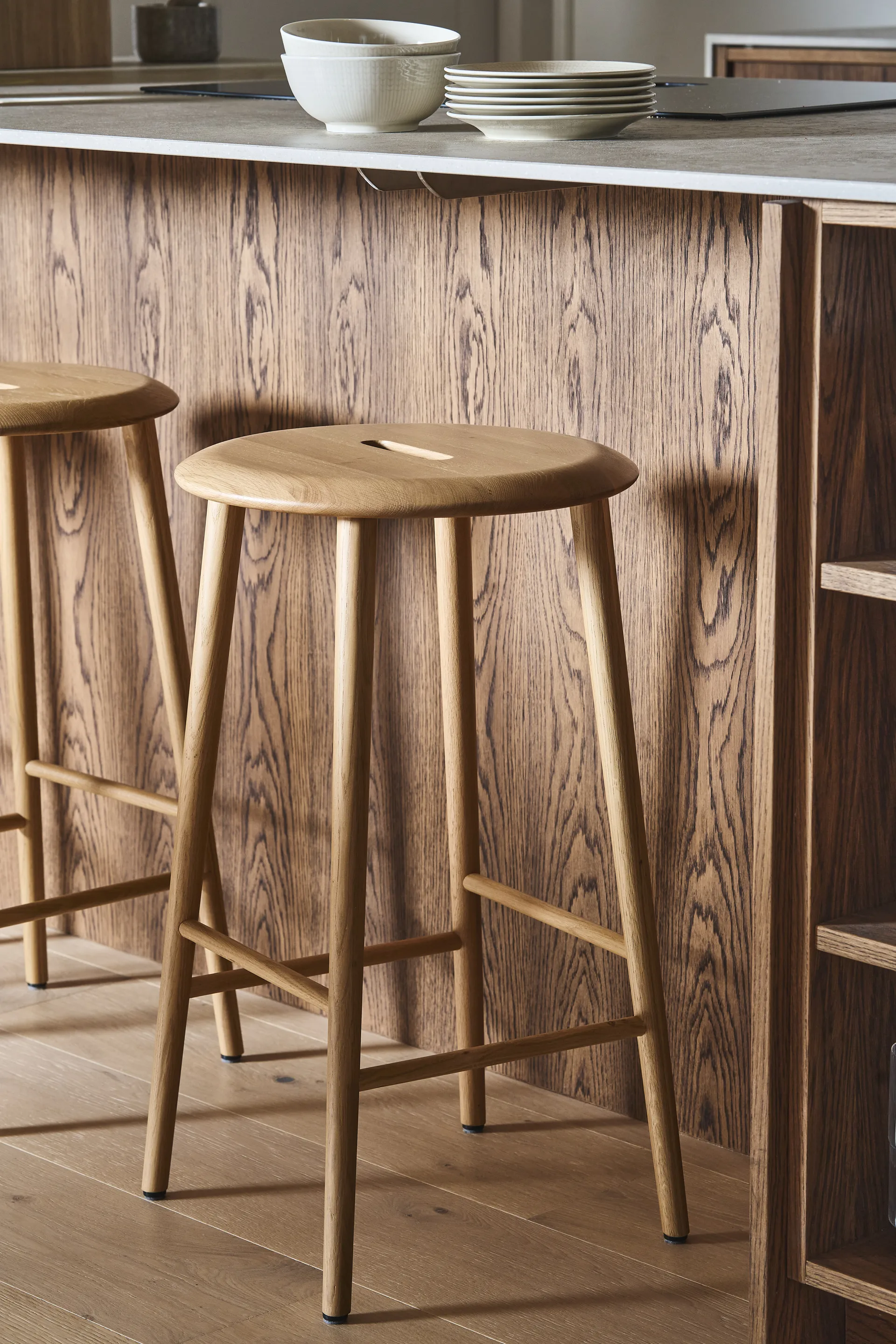 Norrabo tabouret de bar rond 65 cm, Chêne laqué naturel 1898