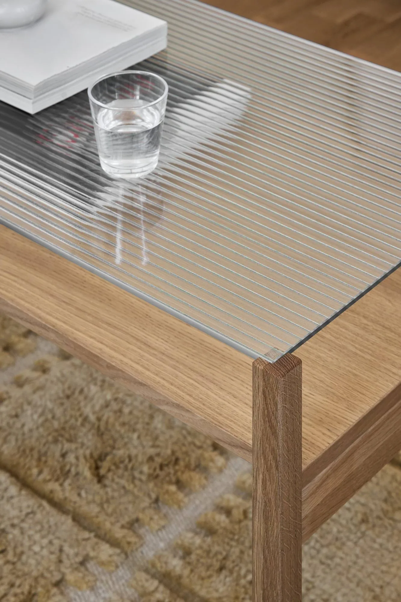 Table basse Lid, Chêne pigmenté blanc-verre, 125x50 cm 1898