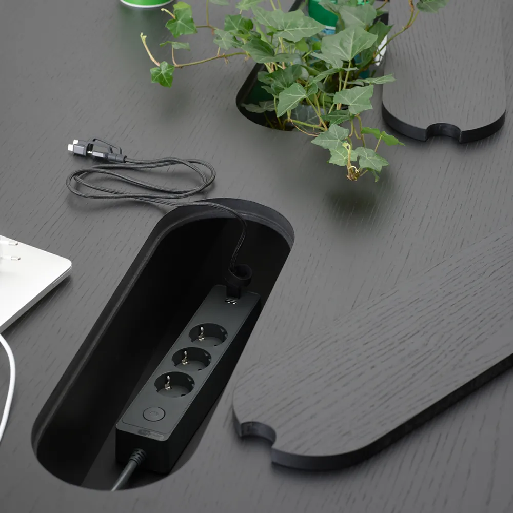 Bureau Connect, chêne huilé blanc, roues noires, h73 A2