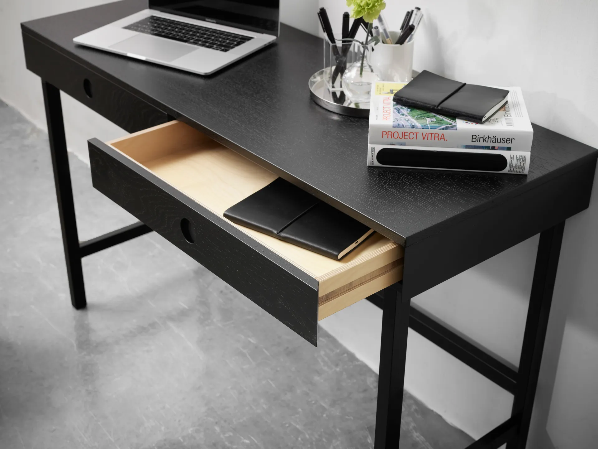 Bureau Mind, Chêne teinté noir, 118x74x44 cm A2