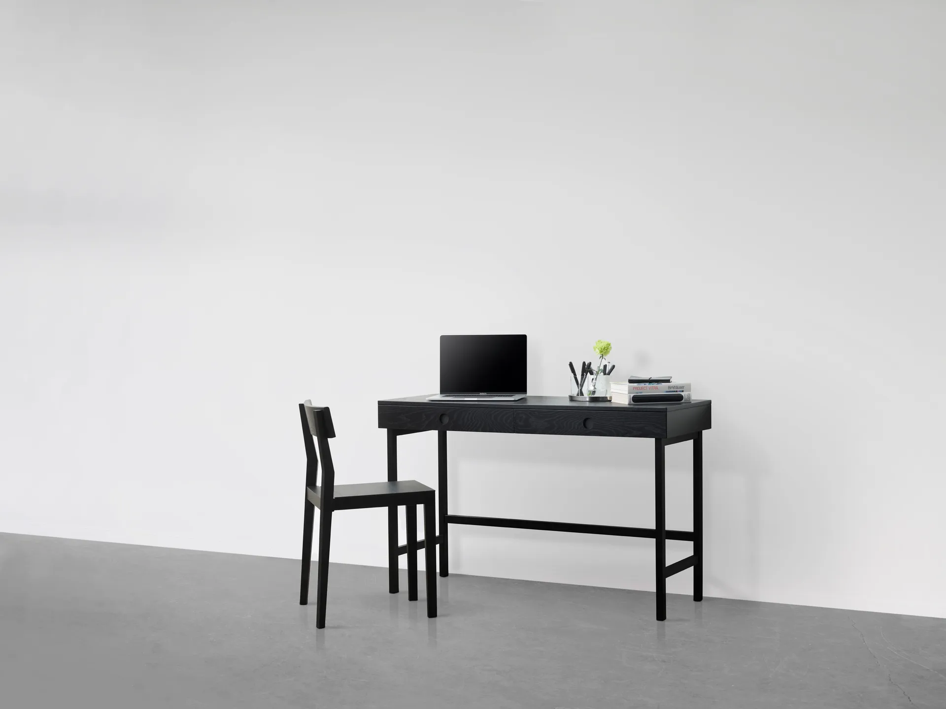 Bureau Mind, Chêne teinté noir, 118x74x44 cm A2