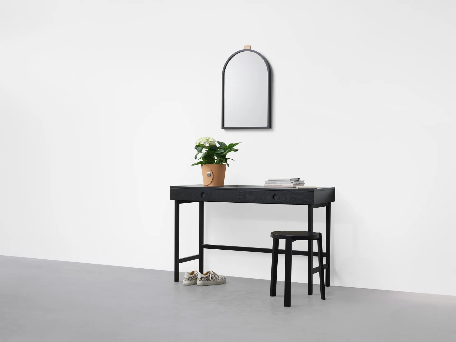 Bureau Mind, Chêne teinté noir, 118x74x44 cm A2