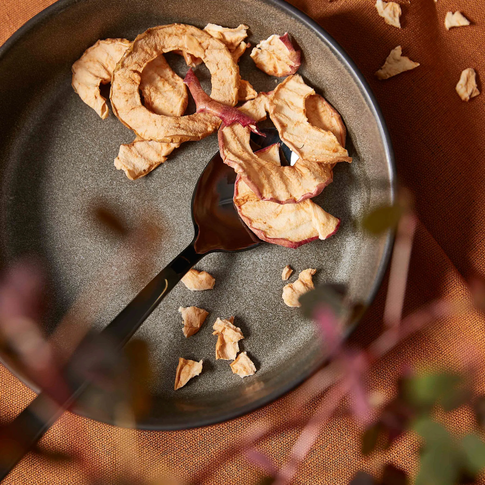 Assiette creuse Raw Ø19,4 cm, Forest brown Aida