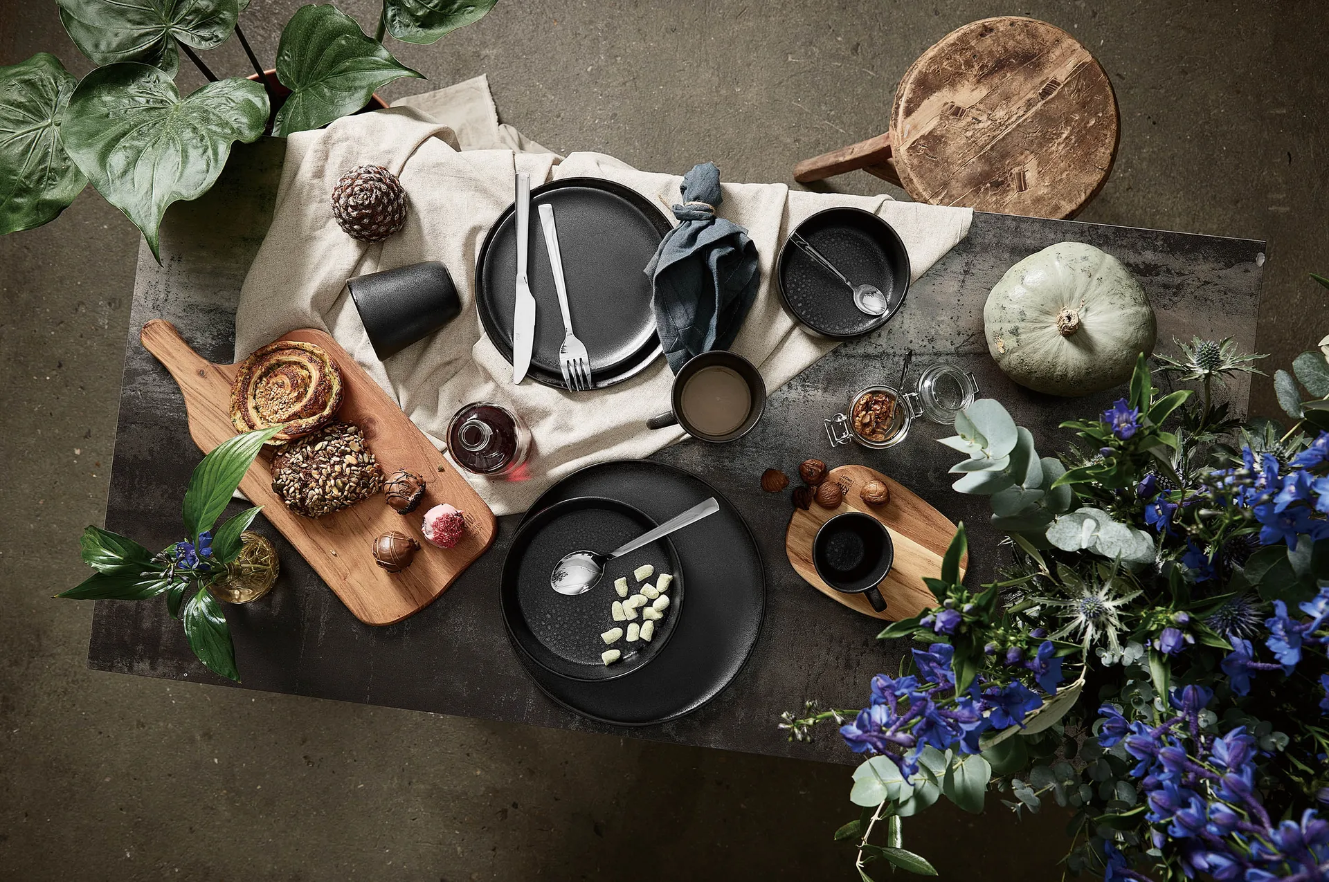 Assiette Raw Ø23 cm, Titanium black Aida