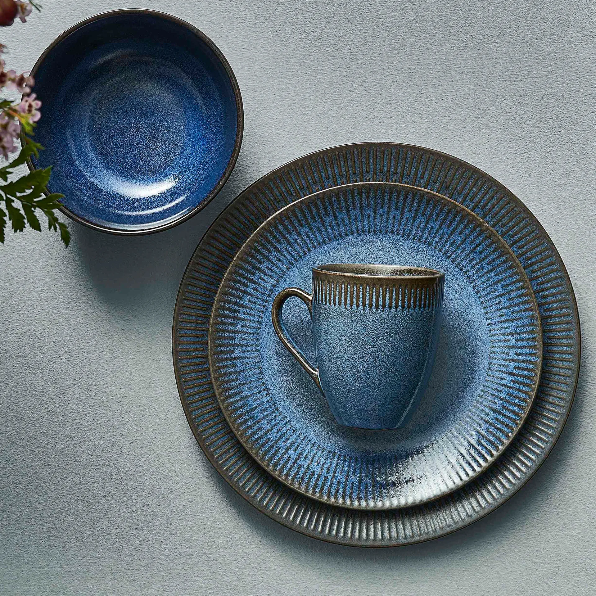 Assiette Relief 27 cm, Bleu Aida