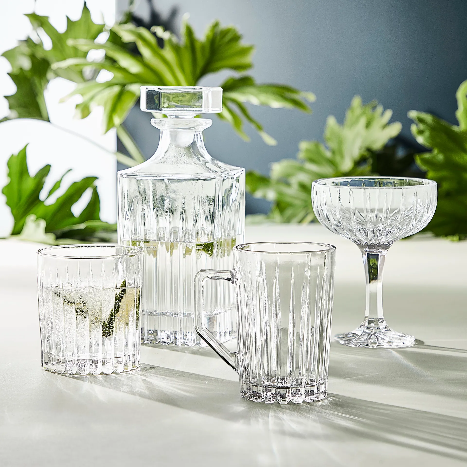 Carafe avec couvercle Relief, Clair Aida