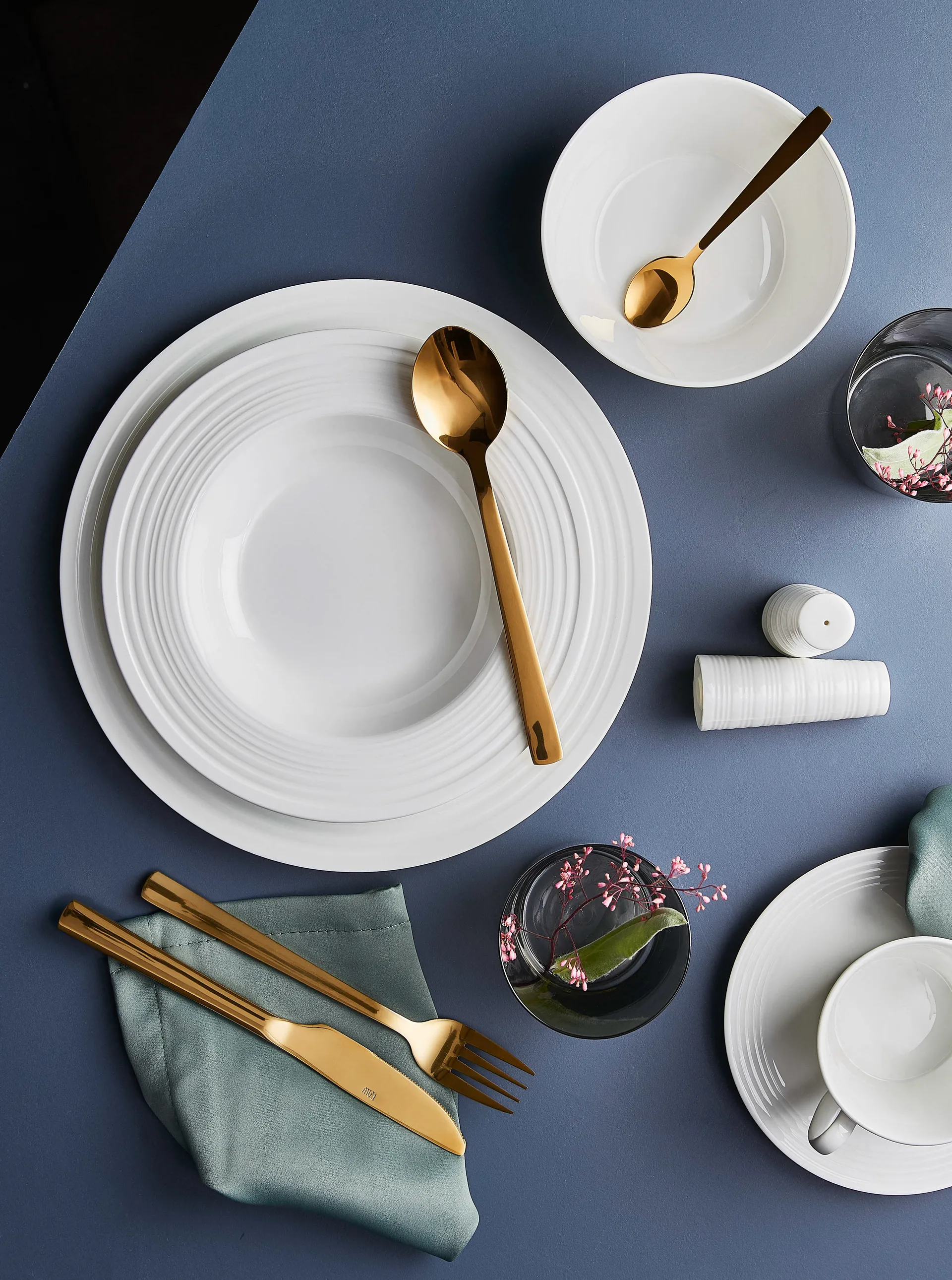 Ensemble de couverts Raw 60 pièces, Gold Aida