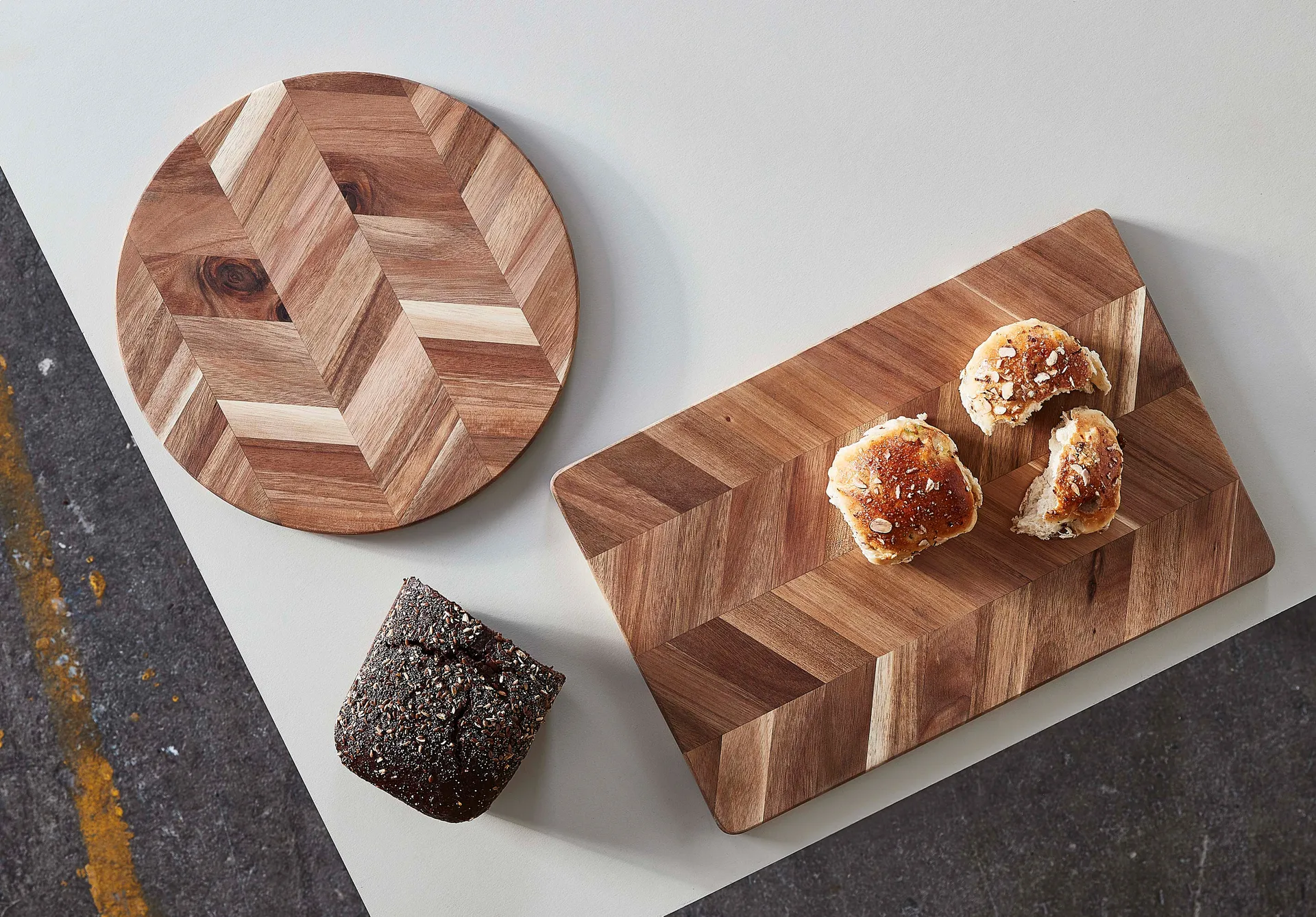 Planche à découper Herring bone 26x40 cm, Acacia Aida