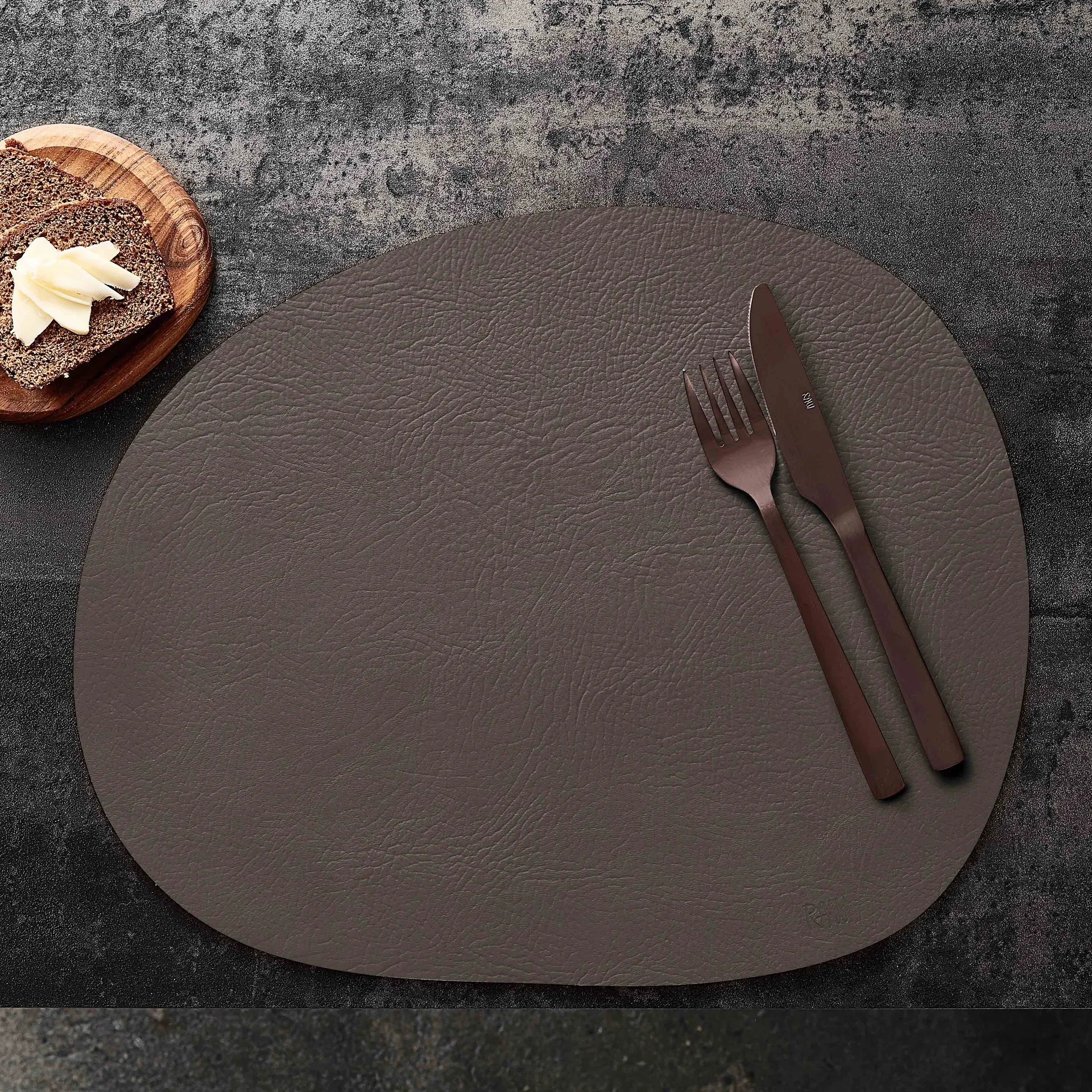 Set de table Raw cuir, Clay buffalo Aida
