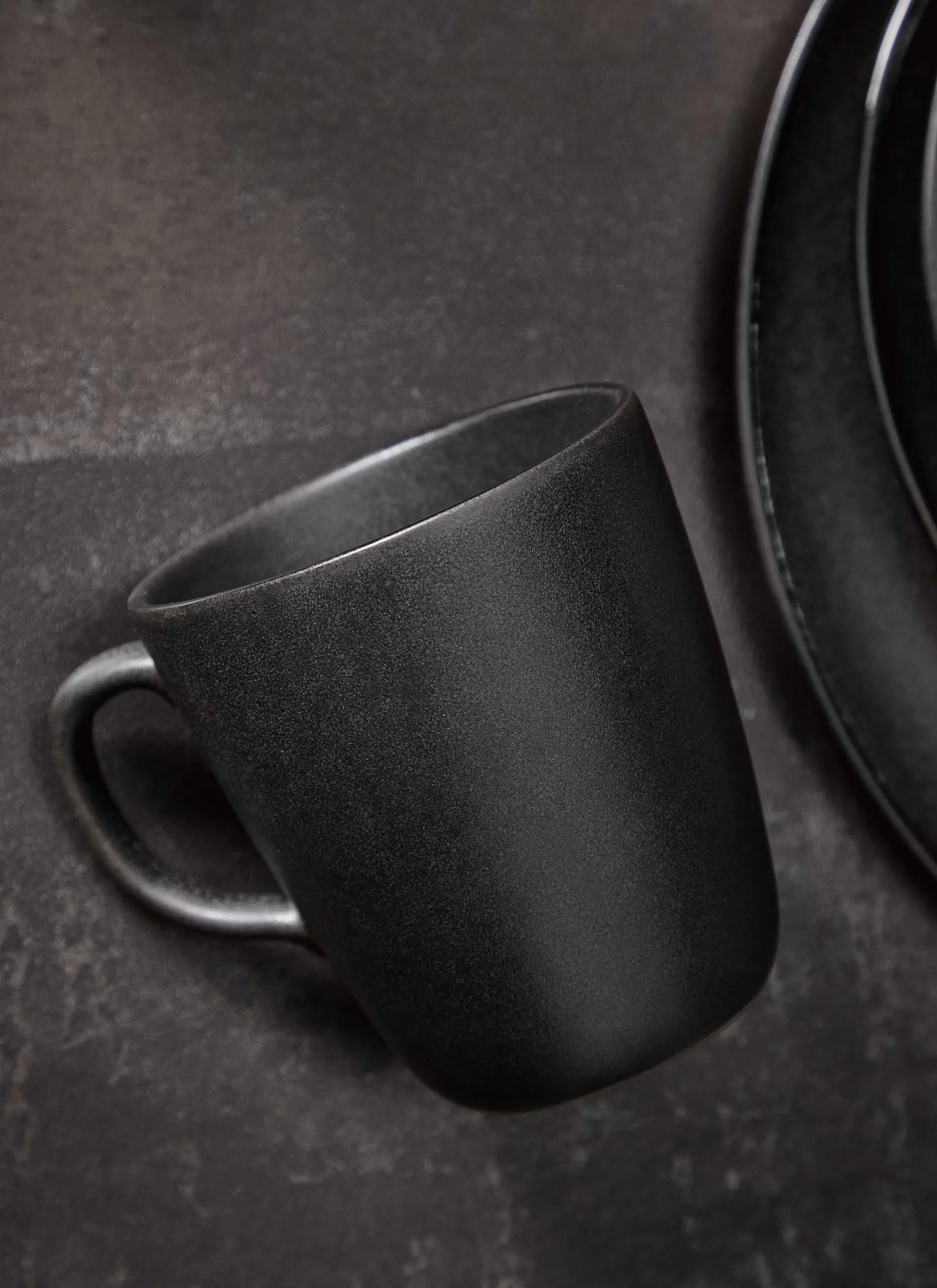 Tasse Raw avec anse 35 cl, Titanium black Aida