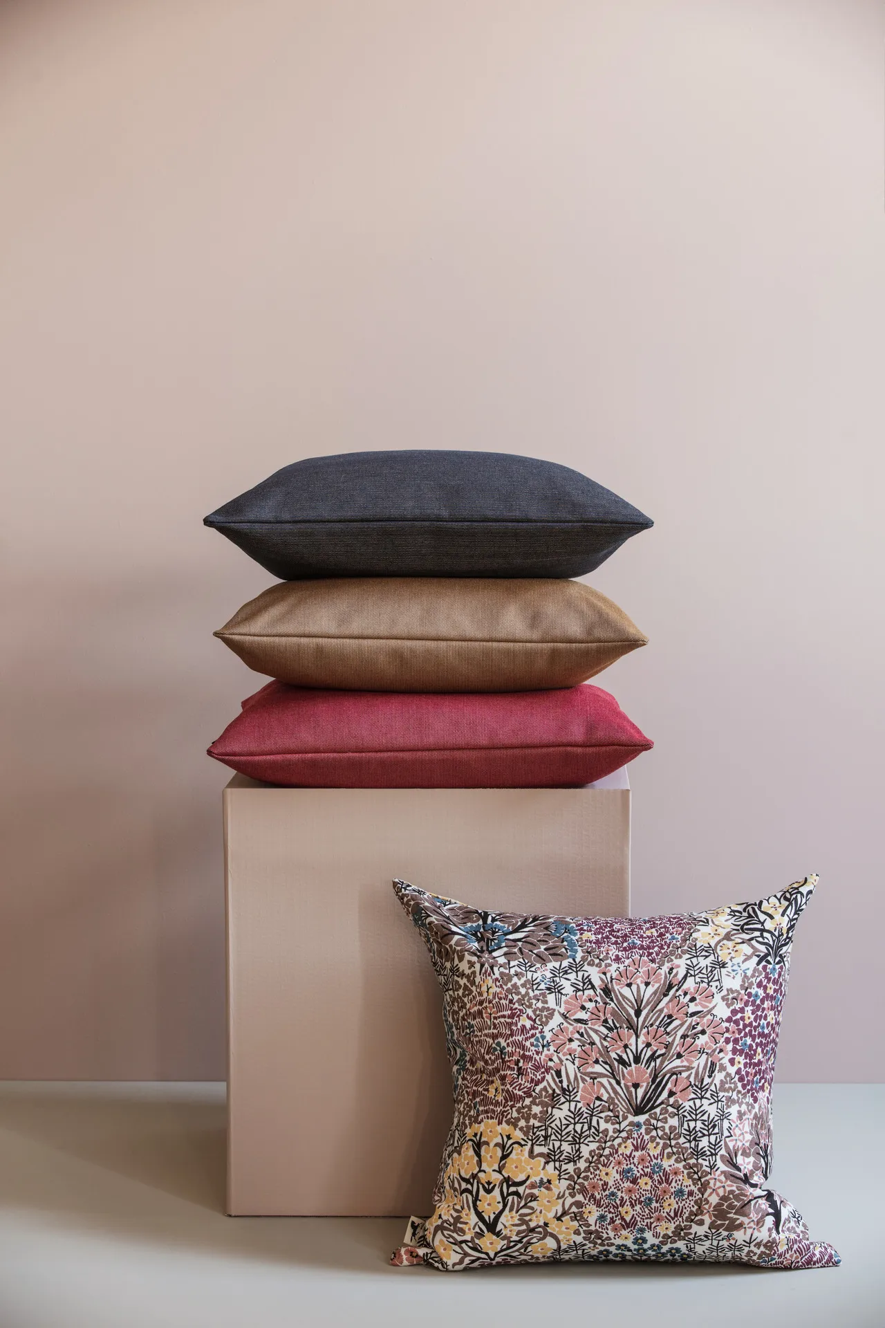 Housse de coussin Botanic Garden 50x50 cm, Vieux rose Almedahls