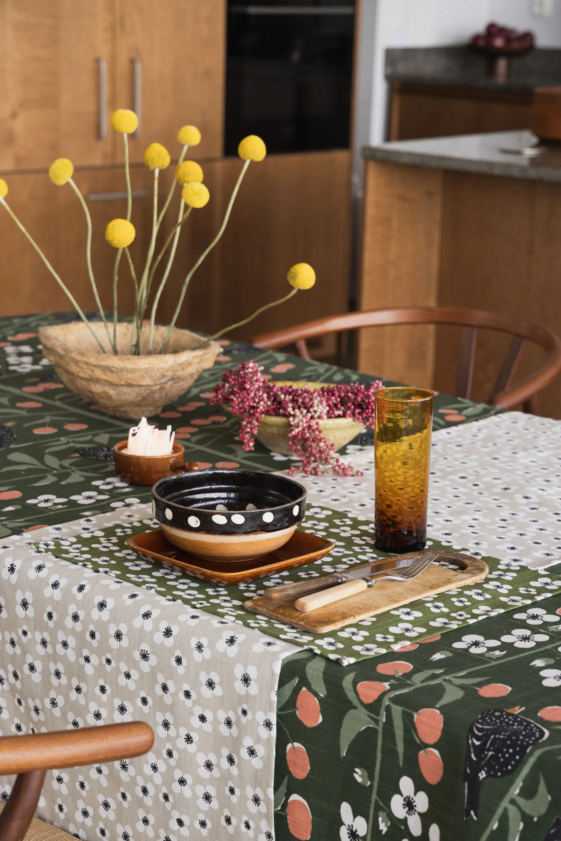 Nappe Körsbärsträdgården, Vert foncé 145x250 cm Almedahls