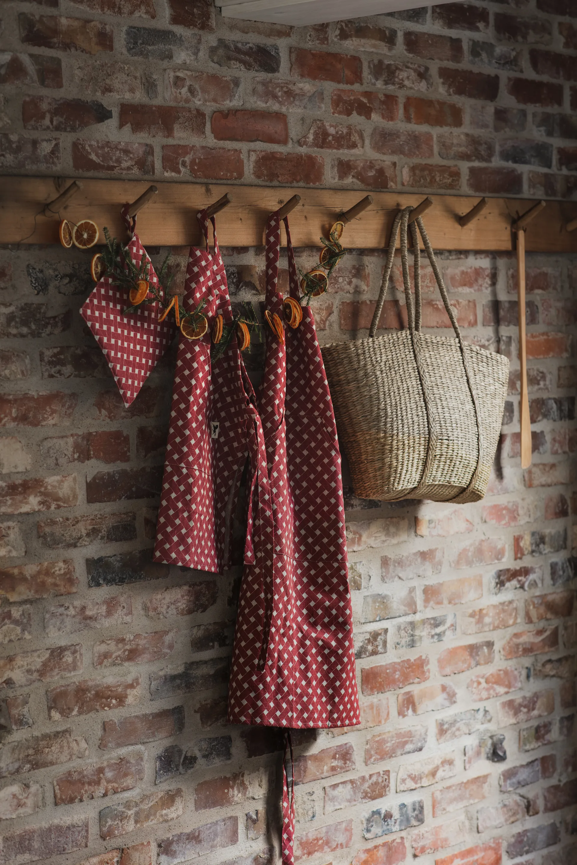 Tablier enfant Korg, Rouge Almedahls