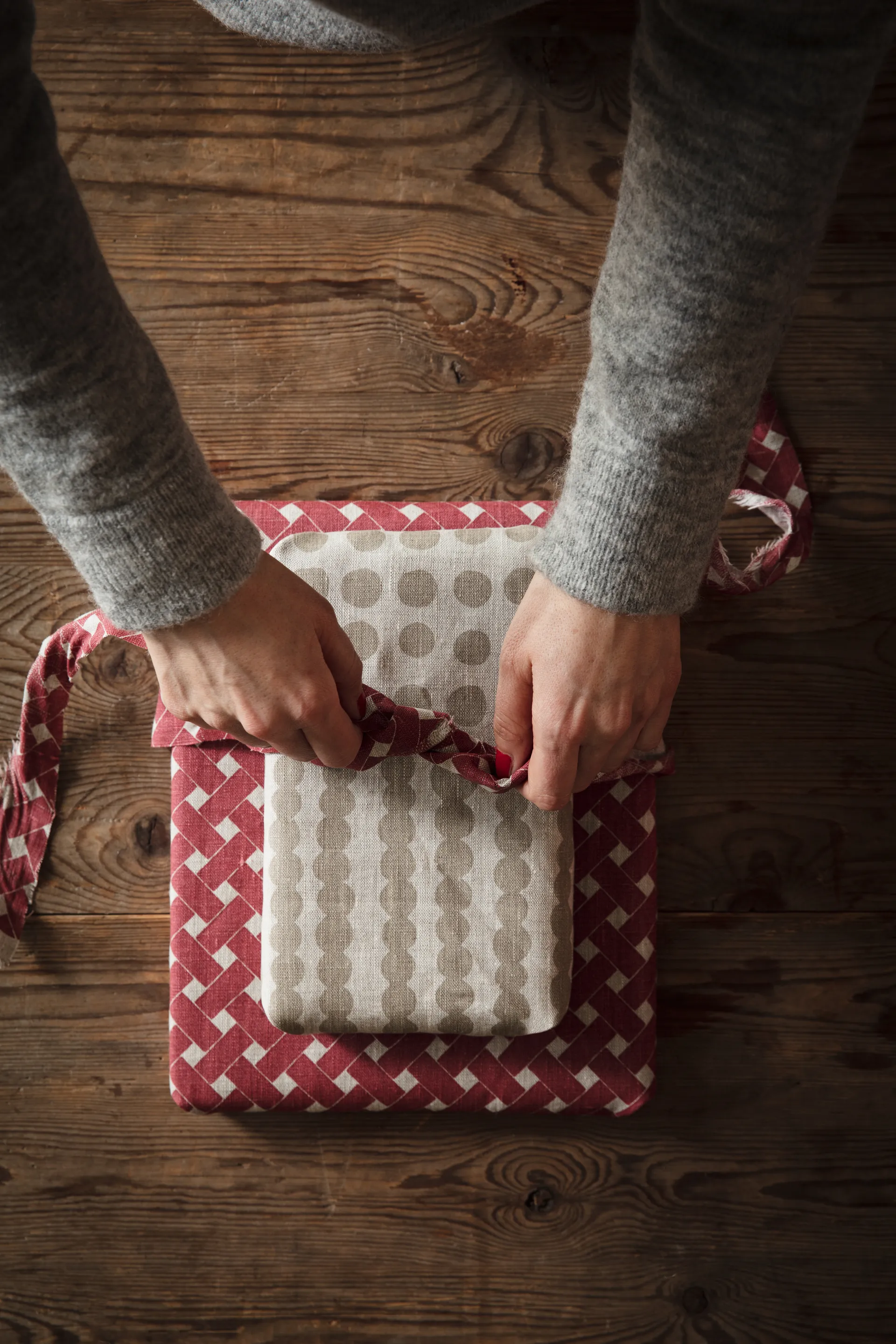 Tissu Korg, Rouge Almedahls