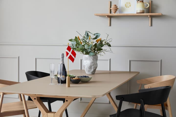 Drapeau de table Celebrating Denmark 40 cm - Oak-brass - Andersen Furniture