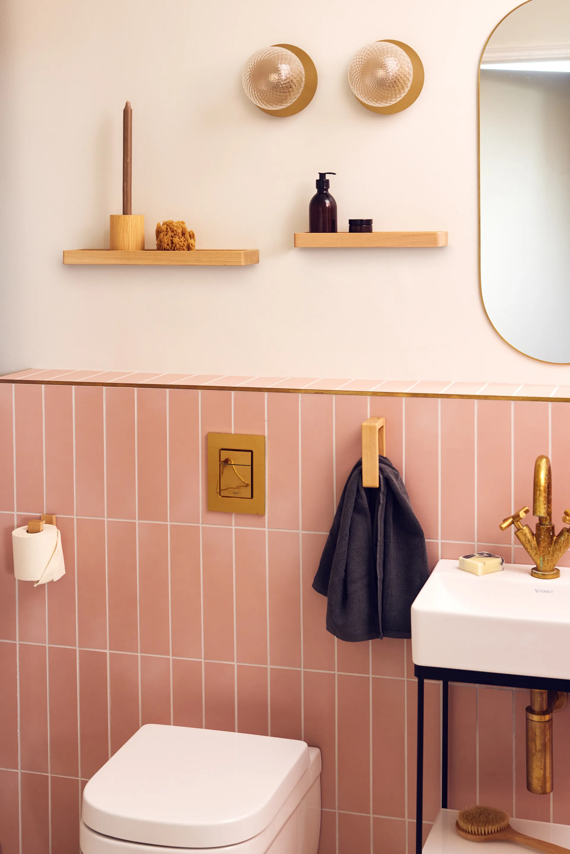 Porte-papier toilette Andersen, Lacquered oak Andersen Furniture