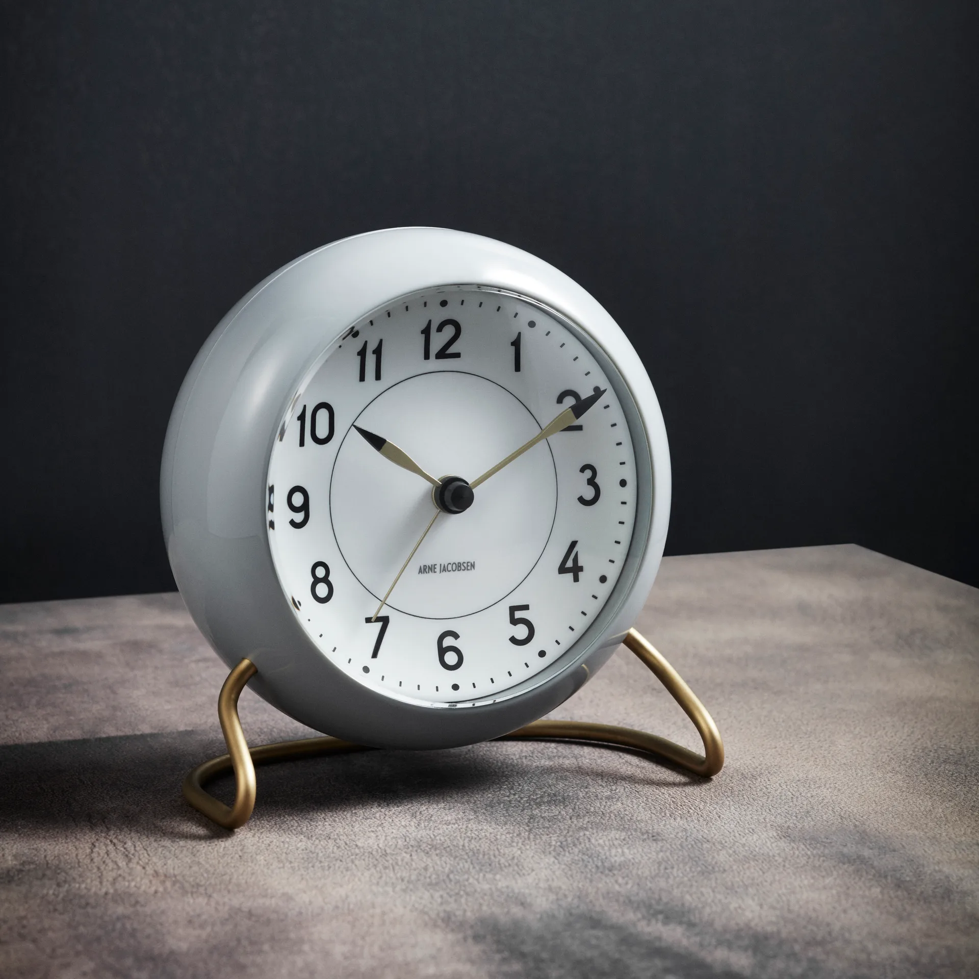 Horloge de table AJ Station 12 cm, gris-blanc Arne Jacobsen Clocks