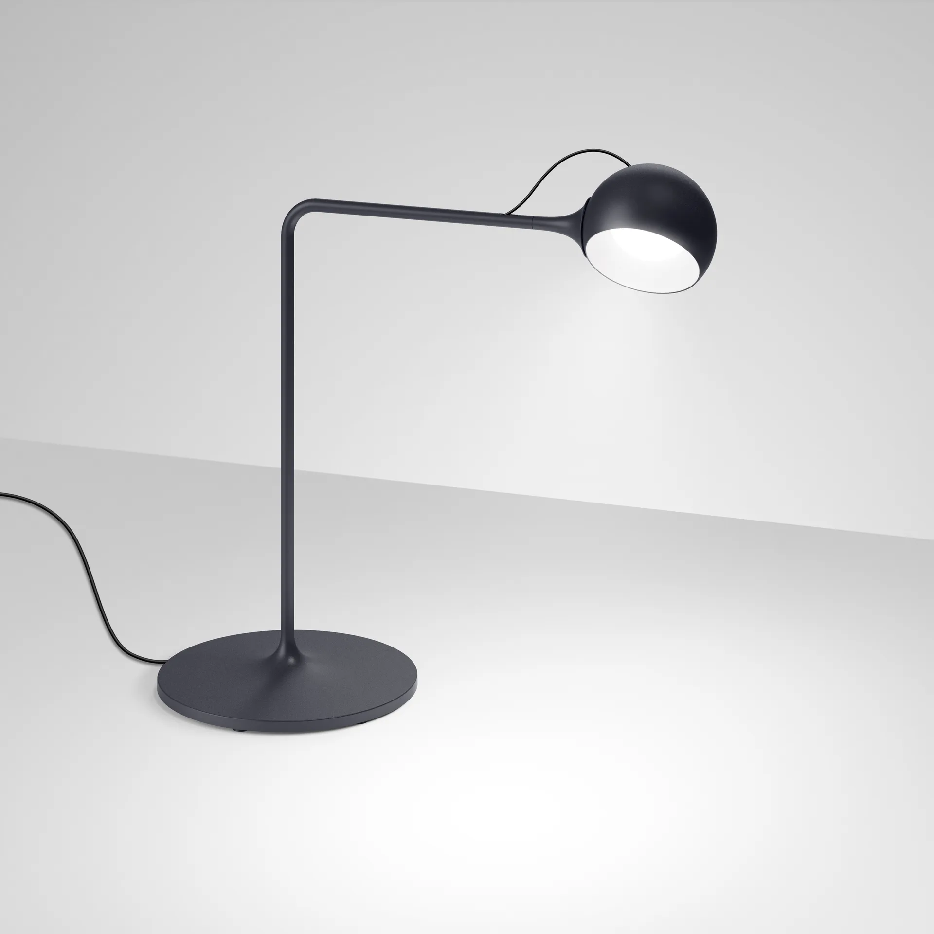 Lampe de table Ixa, Anthracite Artemide