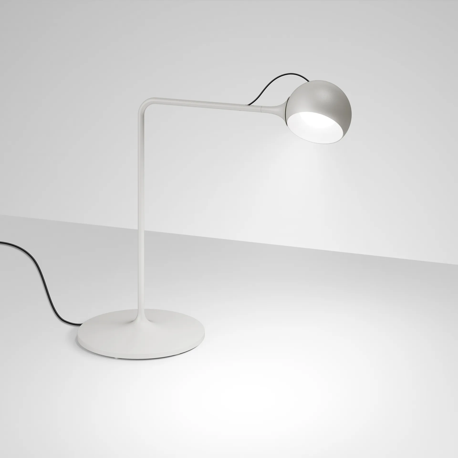 Lampe de table Ixa, White-grey Artemide