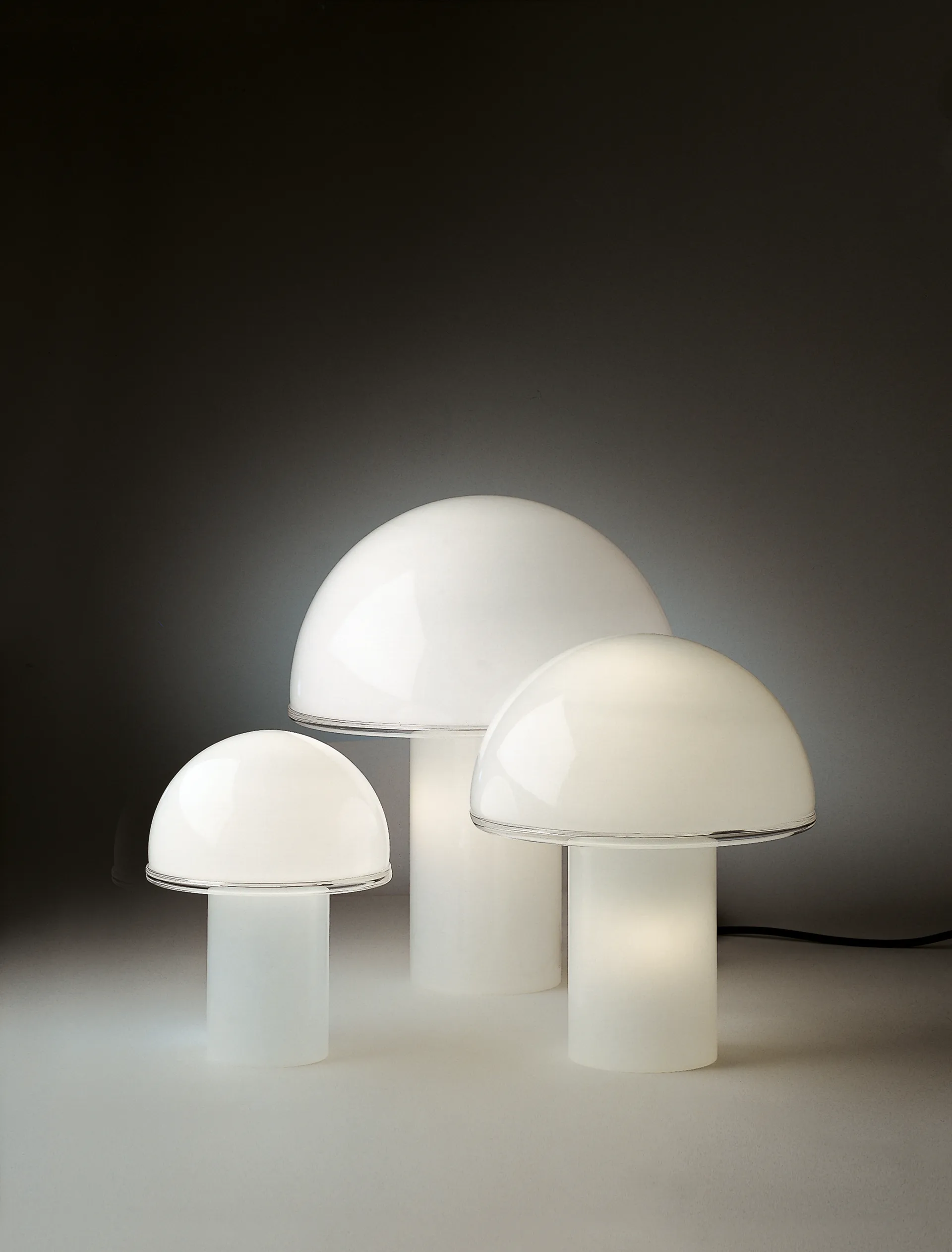 Lampe de table Onfale Medio Ø28 cm, Opale blanc Artemide