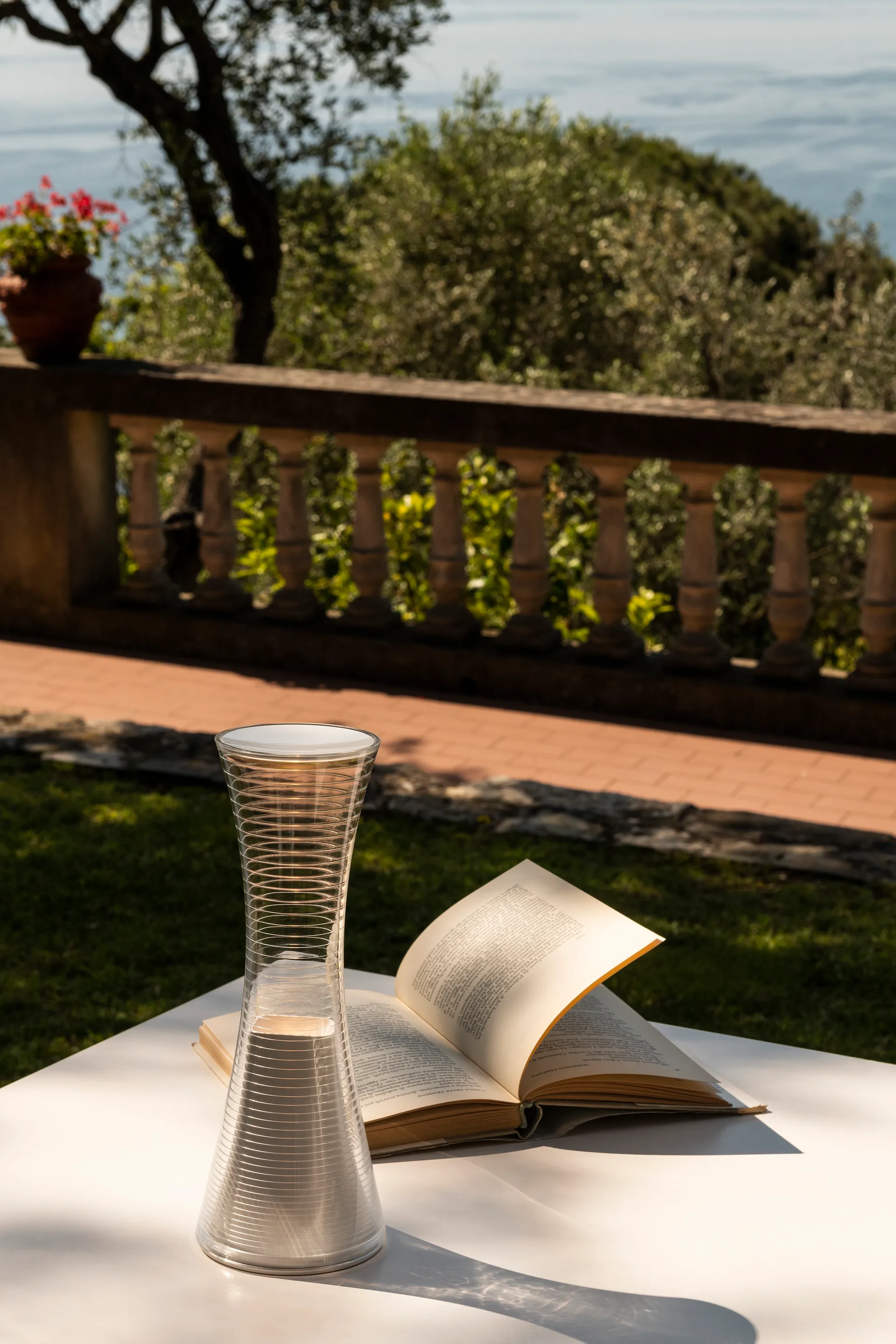 Lampe de table portable Come Together, 26,5 cm, Blanc Artemide