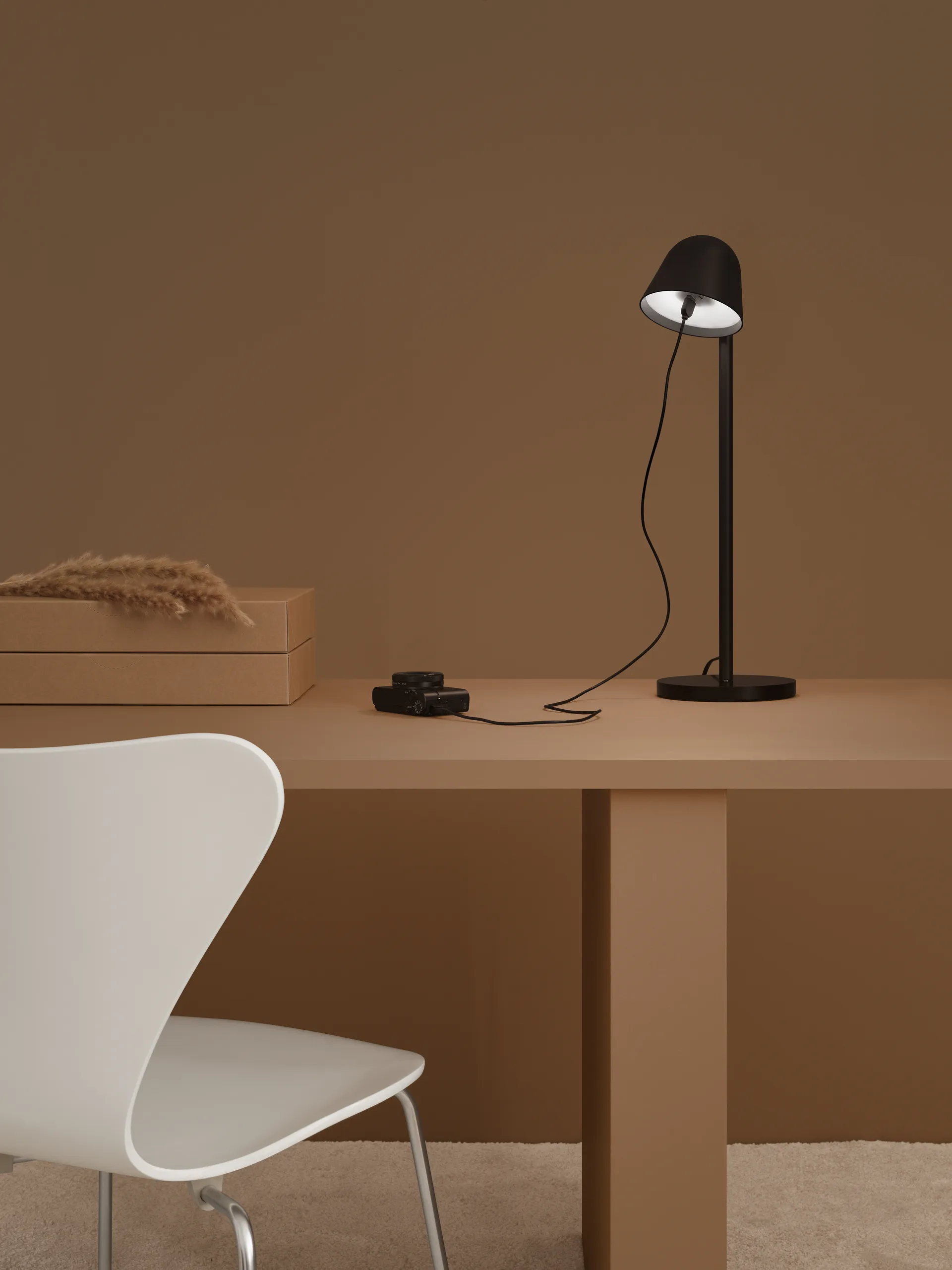 Lampe de table Charge 57,3 cm, Noir Ateljé Lyktan