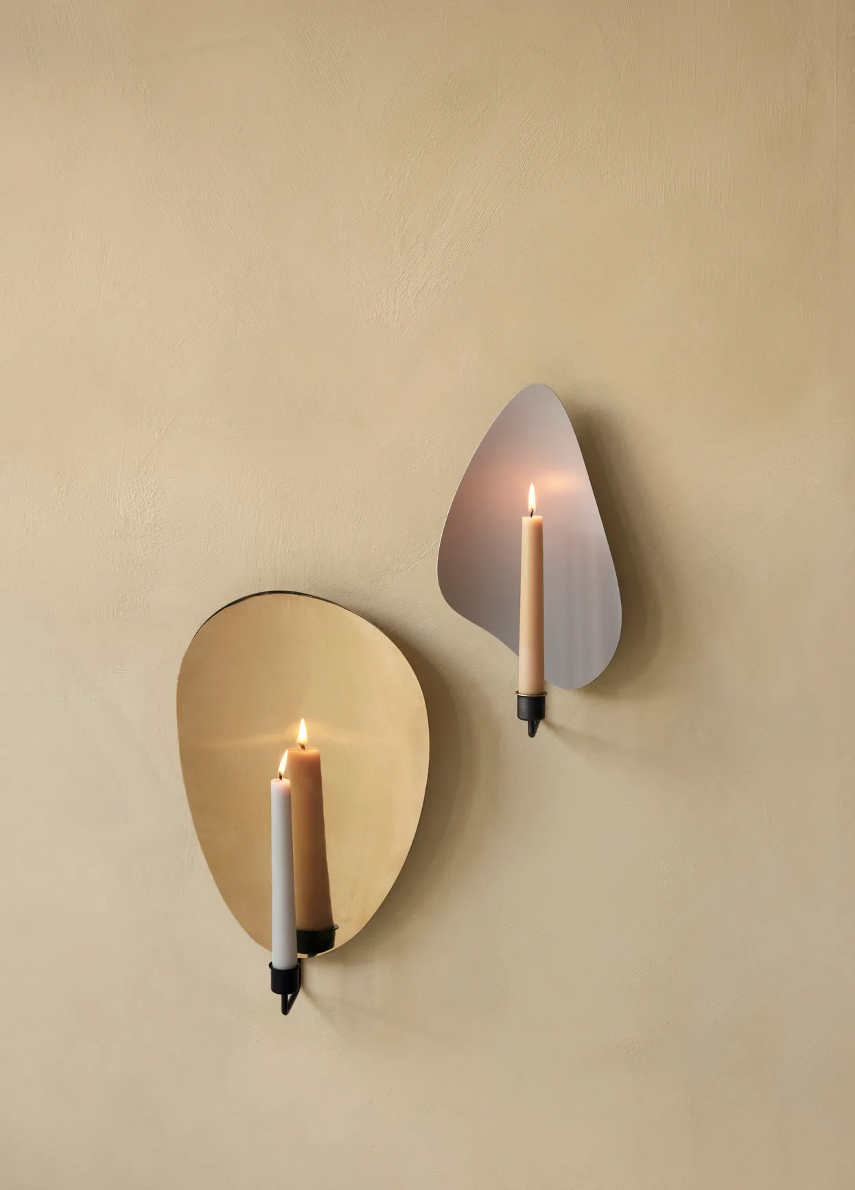 Bougeoir mur Flambeau 34 cm, Laiton bronzé-gris Audo Copenhagen