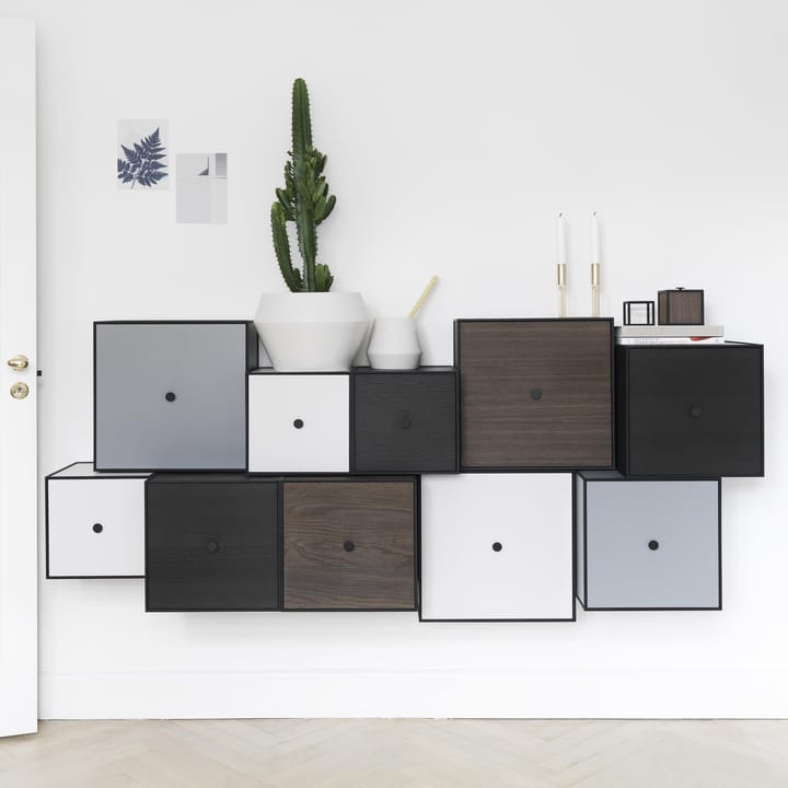 Cube avec porte Frame 28, Frêne coloré noir Audo Copenhagen