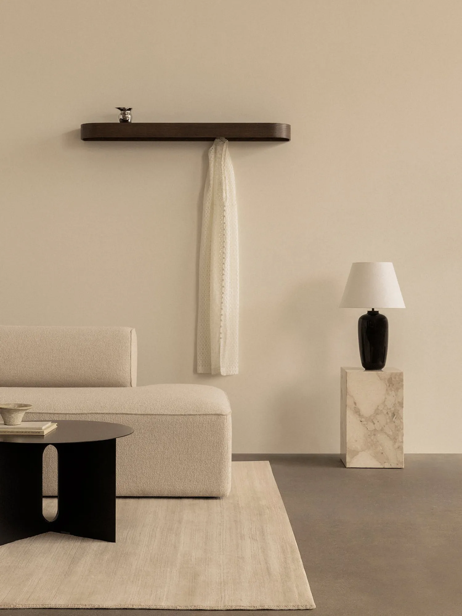 Étagère à crochets Epoch 118 cm, Dark stained oak-black Audo Copenhagen