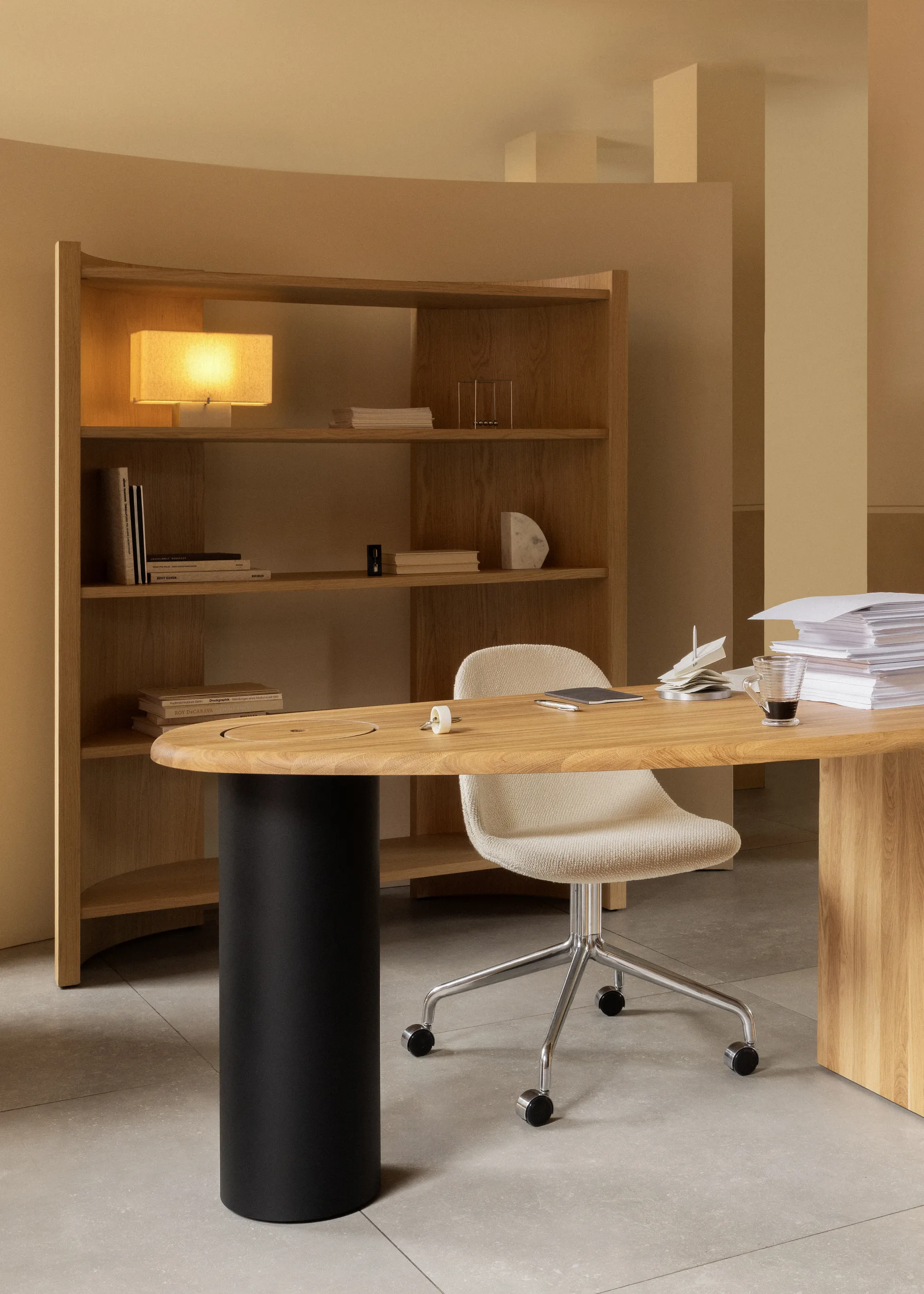 Étagère Crescent, Chêne non traité, 150x173 cm Audo Copenhagen