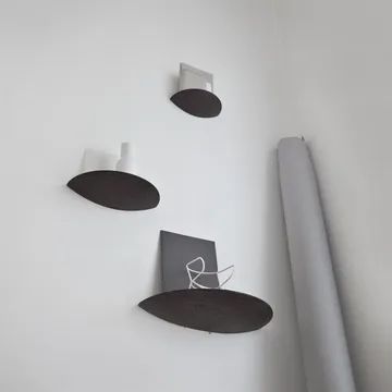 Etagère Gridy Fungi en chêne noir - petit - Audo Copenhagen