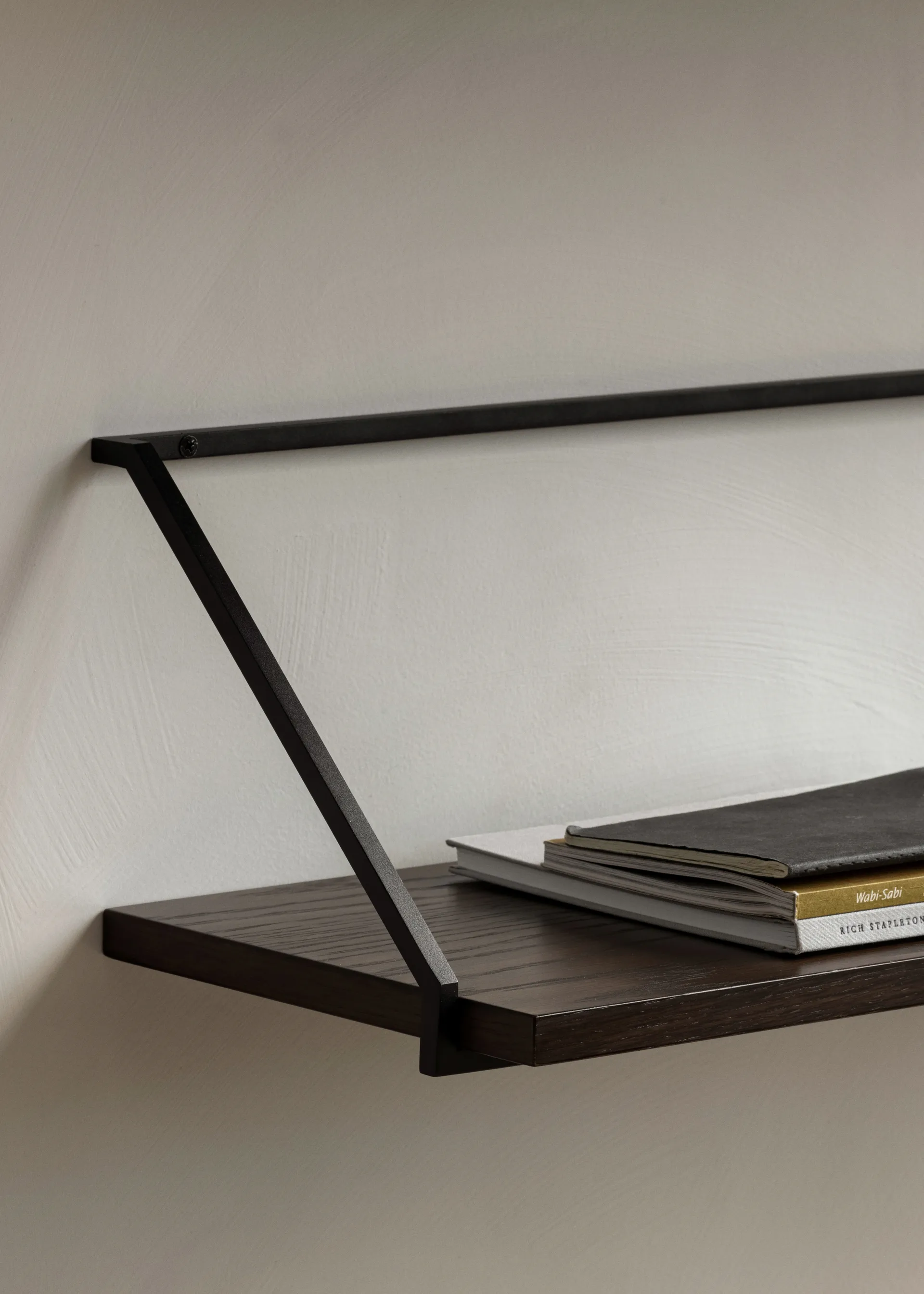 Étagère Rail, Chêne teinté foncé Audo Copenhagen