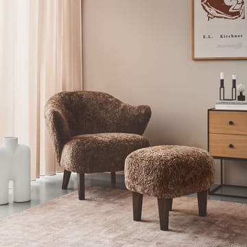 Fauteuil et repose-pieds Ingeborg - tissu sahcozero beige, repose-pieds inclus, pieds en ch�êne fumé - Audo Copenhagen