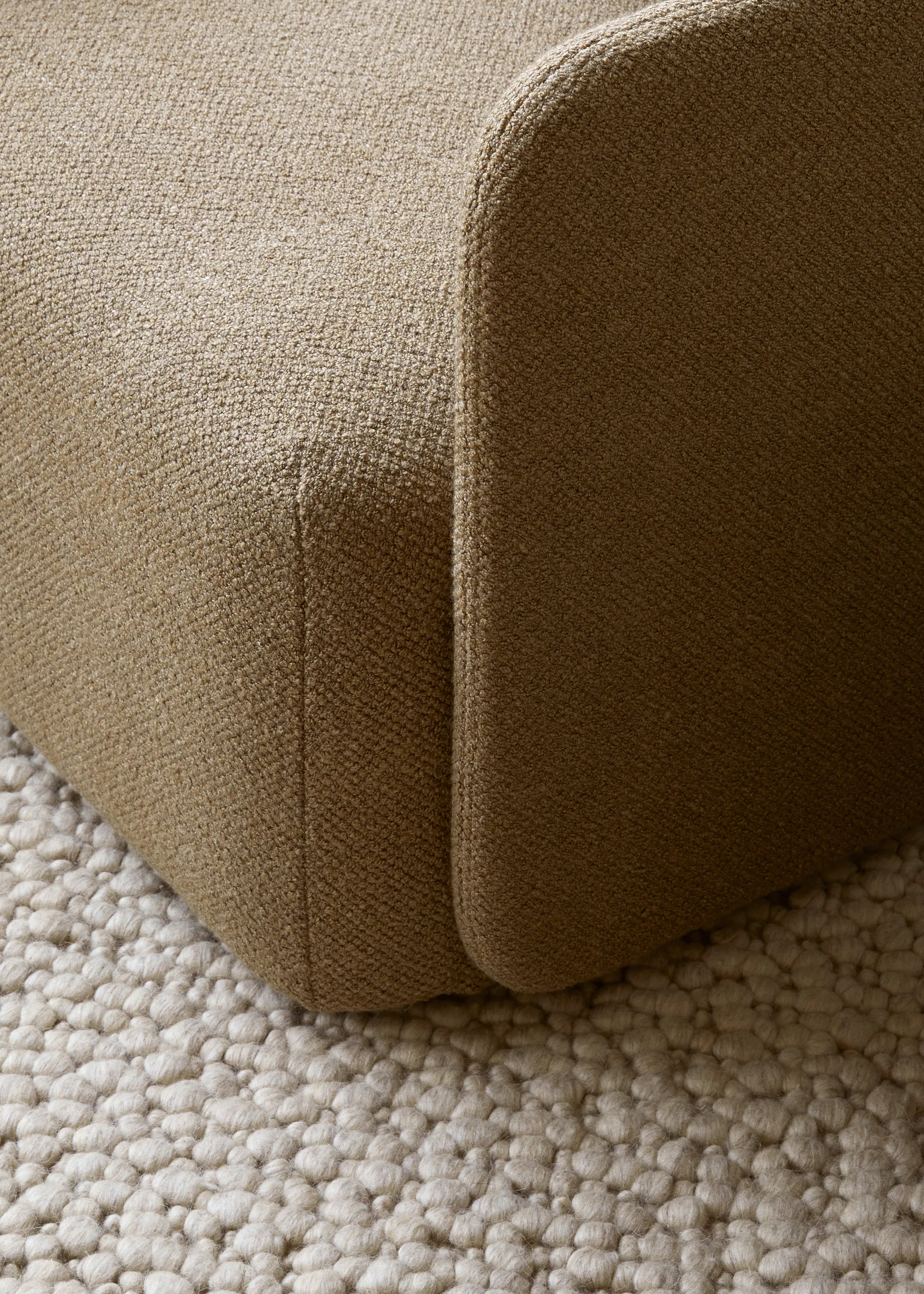 Fauteuil Offset, Audo Bouclé 06 Gold Audo Copenhagen