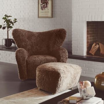 Fauteuil The Tired Man - peau de mouton moonlight, pieds en chêne naturel - Audo Copenhagen