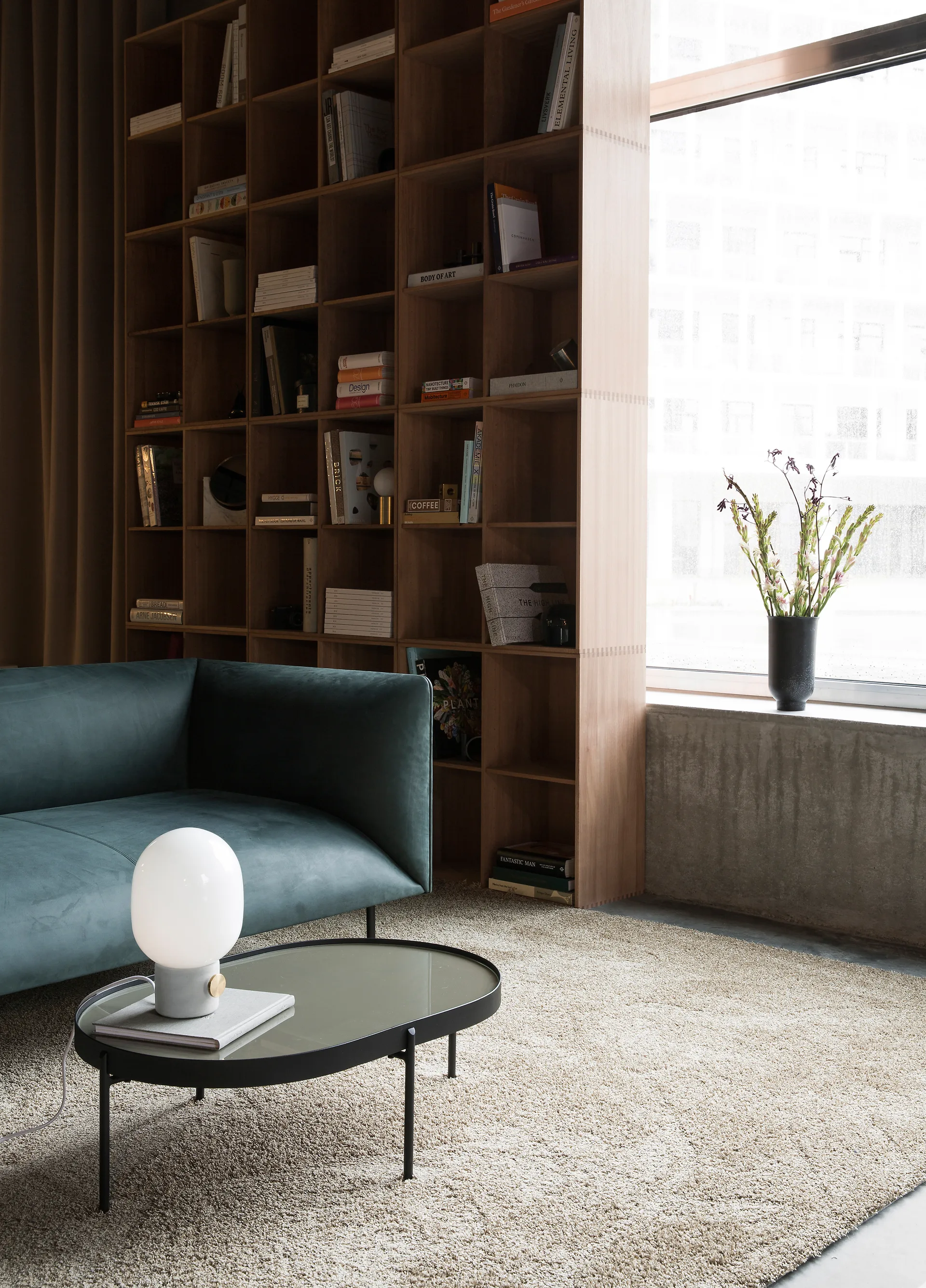 Lampe de table JWDA, béton-laiton Audo Copenhagen