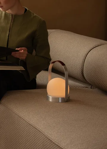 Lampe de table portable Carrie - Aluminium brossé - Audo Copenhagen